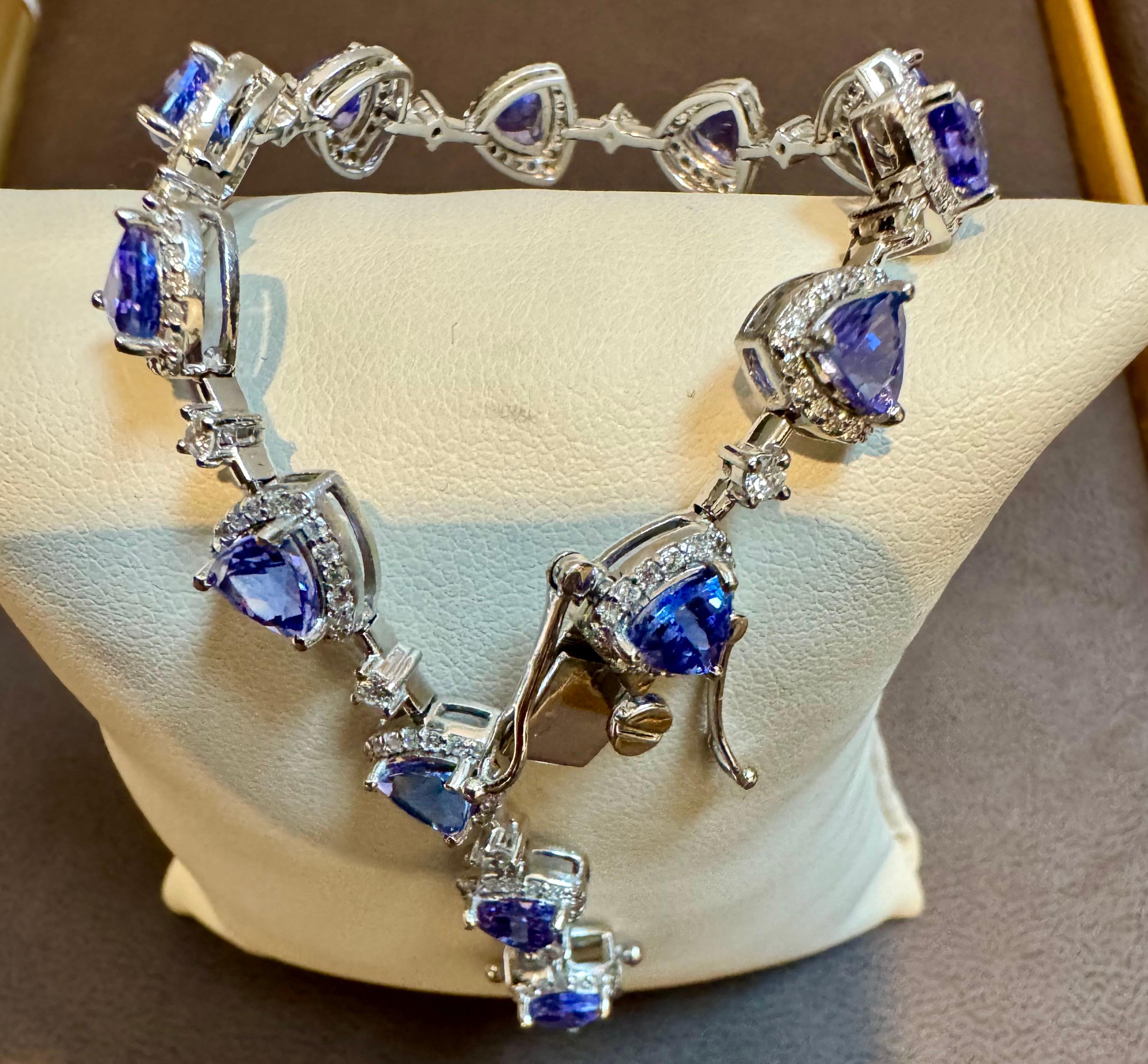 13 Carat Natural Tanzanite & 2.5 Ct Diamond Tennis Bracelet 14 Karat White Gold For Sale 5