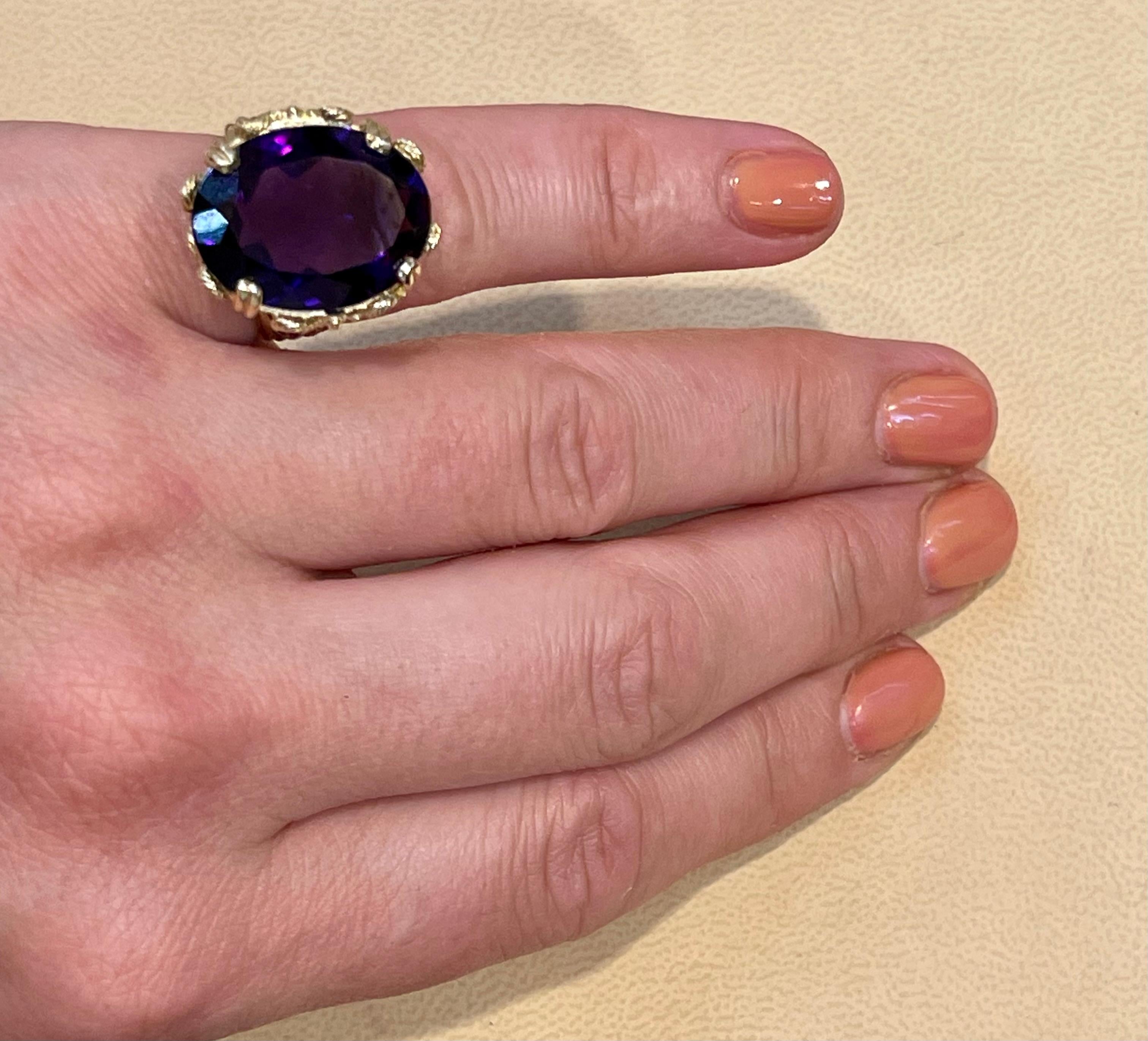 13 Carat Oval Bolivian Amethyst Cocktail Ring in 14 Karat Yellow Gold For Sale 7
