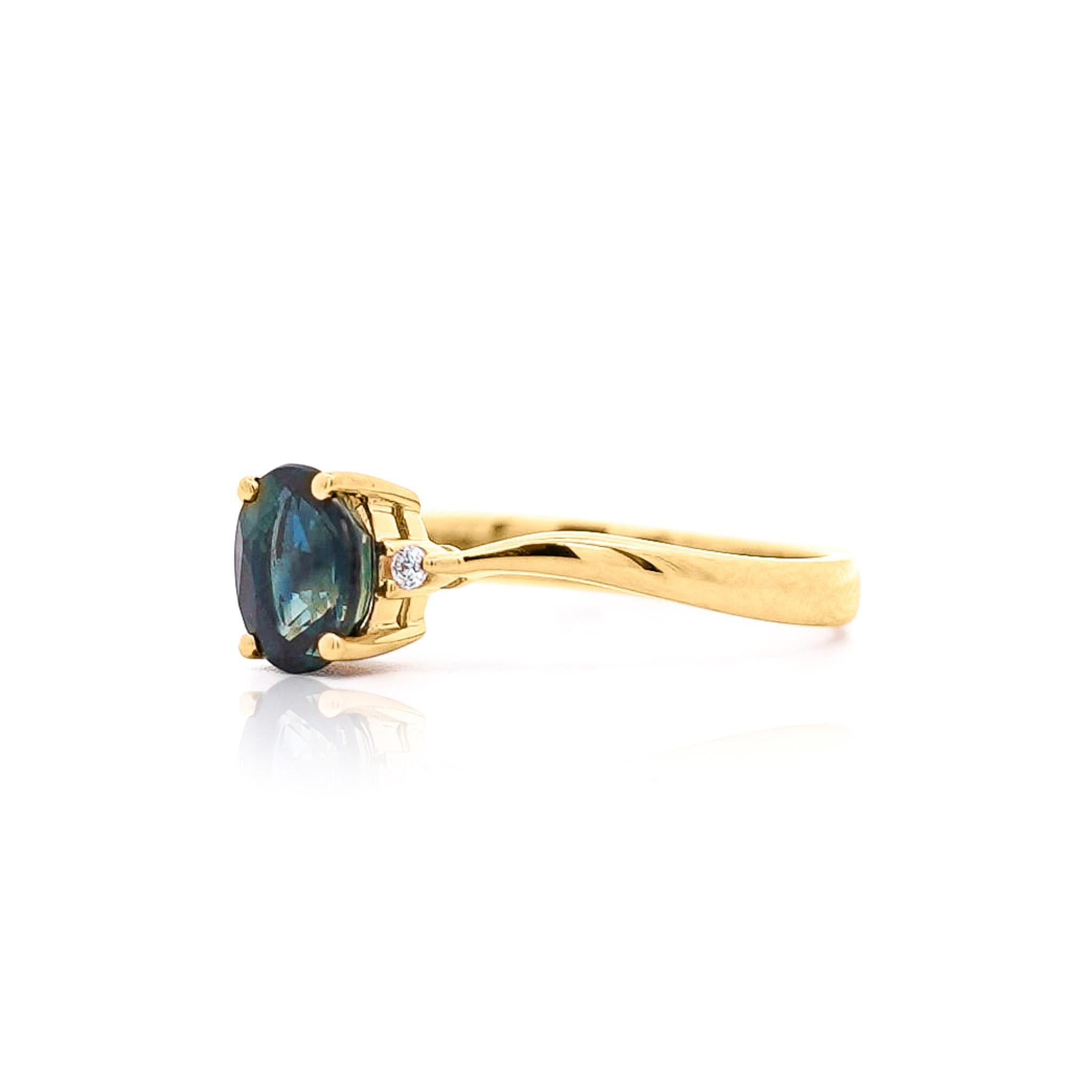 1.3 Carat Oval Cut Blue Sapphire and Diamond 3 Stone Curvy Ring For Sale 2