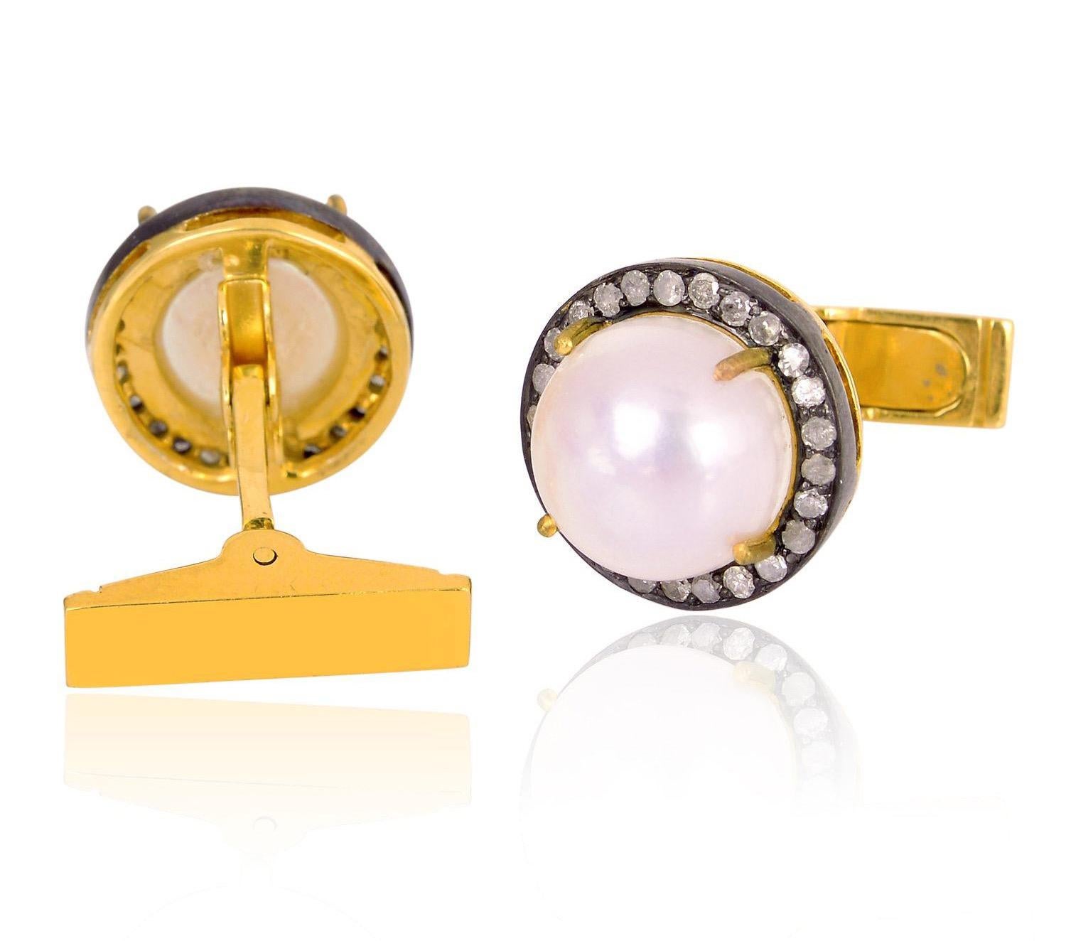 Taille ronde Boutons de manchette en perles de 1,3 carat et diamants en vente