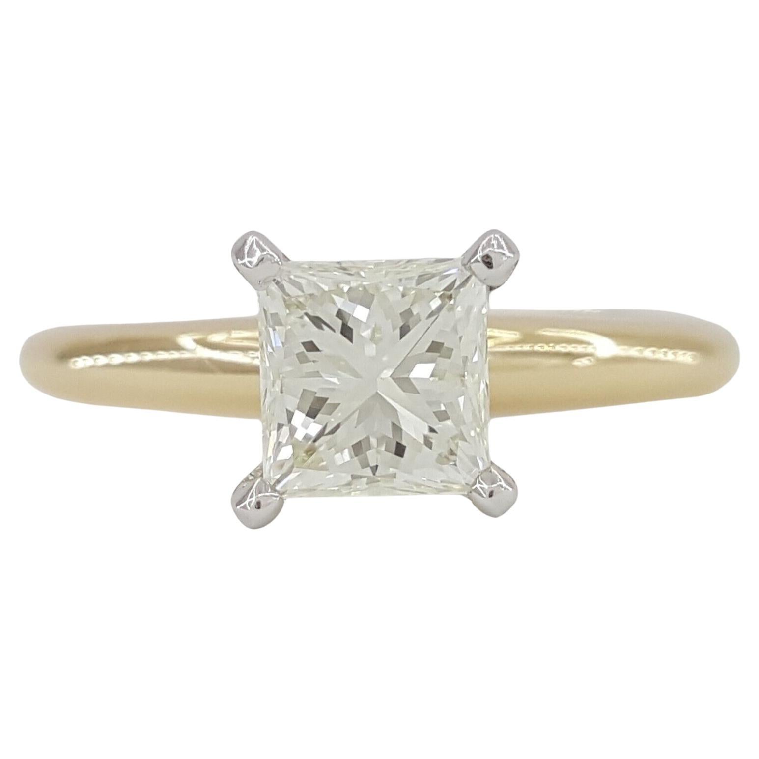 1.3 Carat Princess Brilliant Diamond Ring In New Condition For Sale In Rome, IT