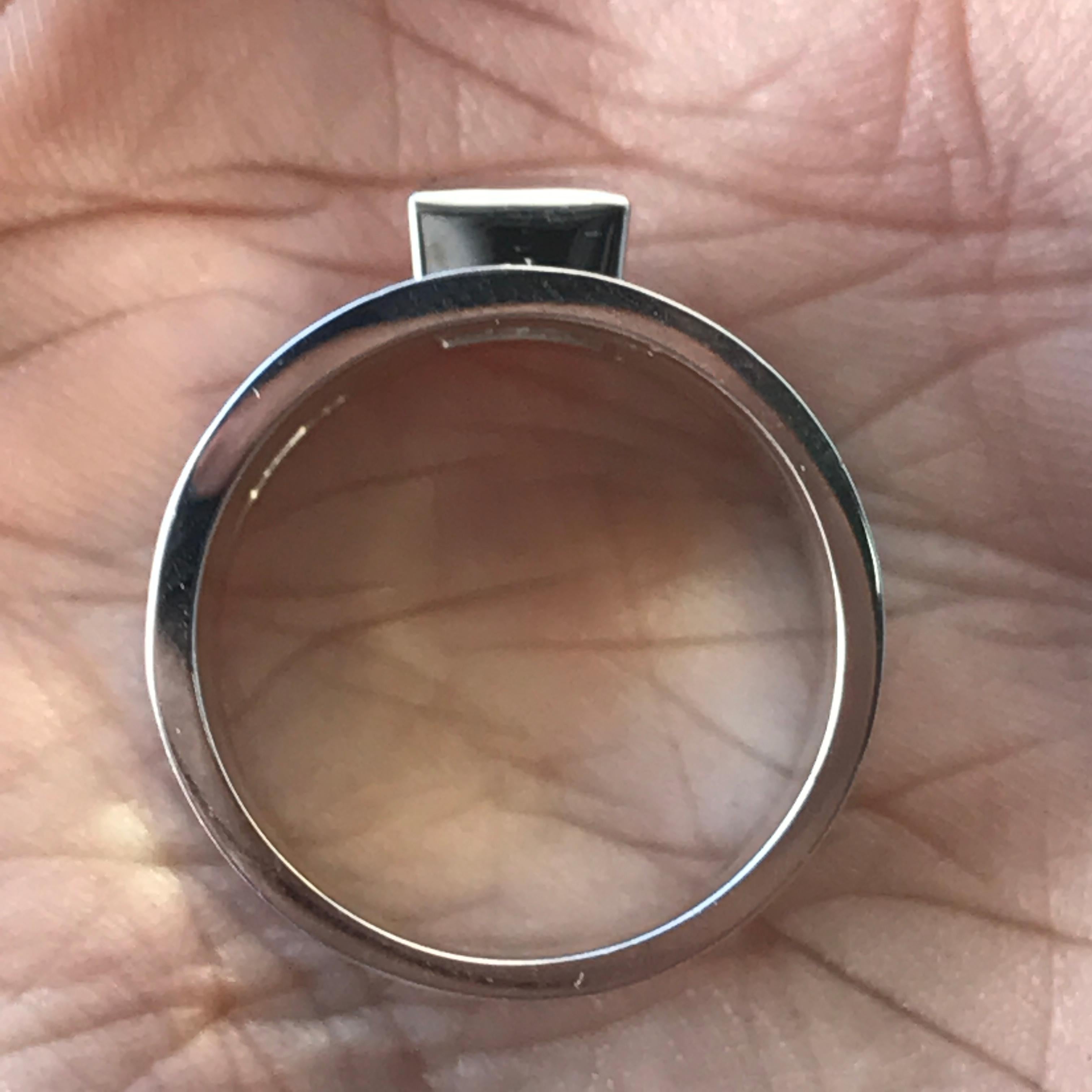 AS011-0300056
Can be sized to any finger size, ring will be made to order and take approximately  1-3 Wochen nach Genehmigung des endgültigen Designs durch den Kunden. Wenn Sie einen früheren Termin benötigen, lassen Sie es uns wissen und wir werden