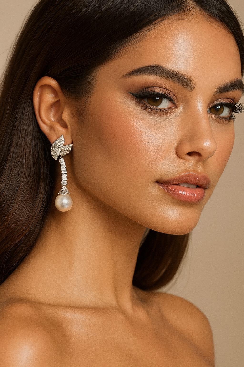 Pendientes Bulgari Vintage de los años 50 de diamantes en platino y perlas del Mar del Sur de 13 quilates en Excelente estado para la venta en Chicago, IL