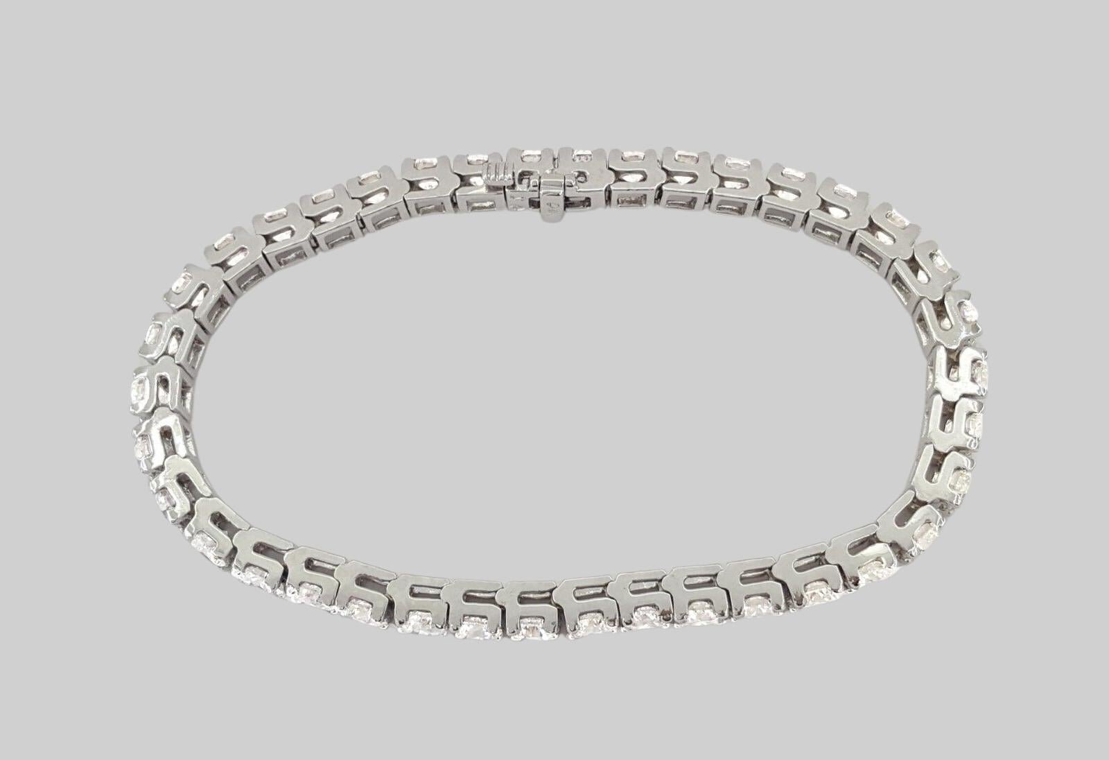 13 Carat White Brilliant Cut Tennis Diamond Bracelet In New Condition In Chicago, IL