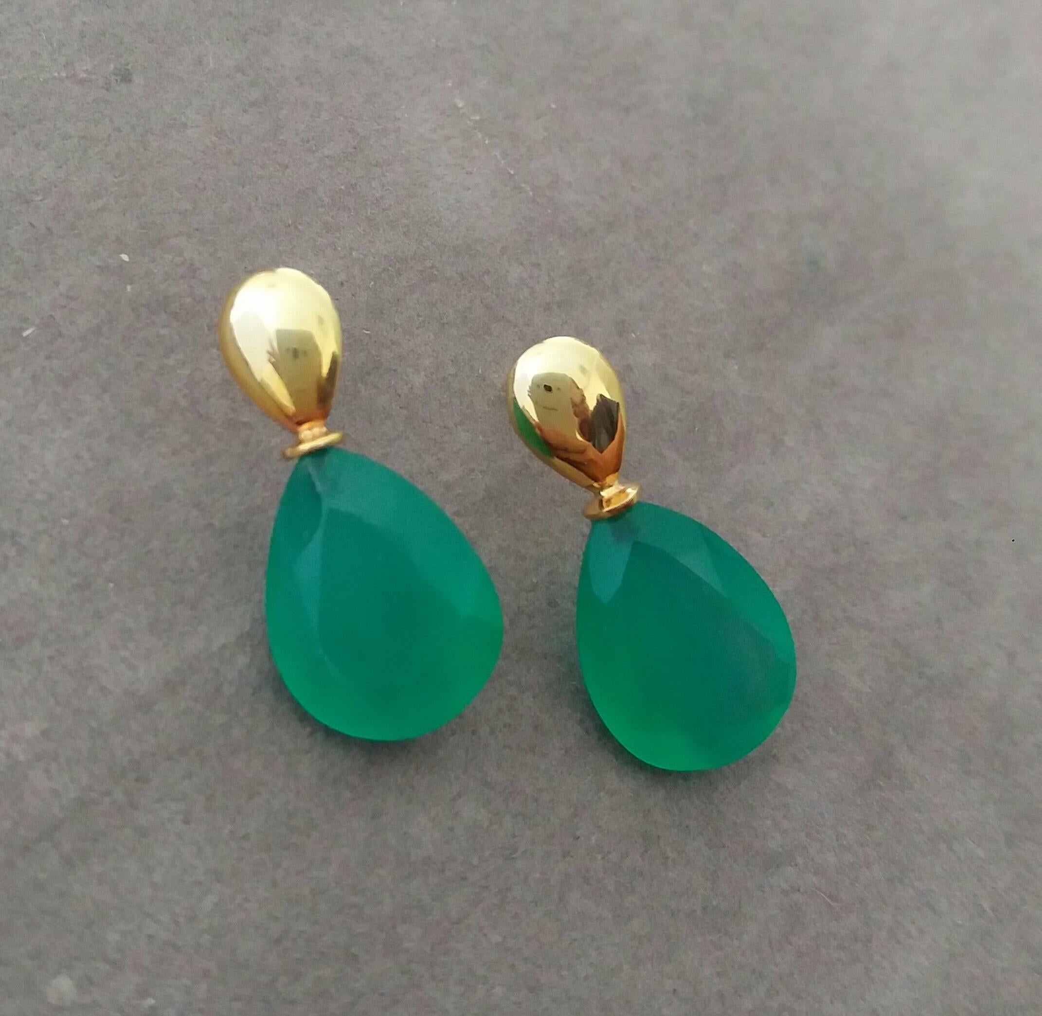 Pear Cut 13 Carats Faceted Pear Shape Natural Green Onyx 14 Kt Gold Top Stud Earrings For Sale