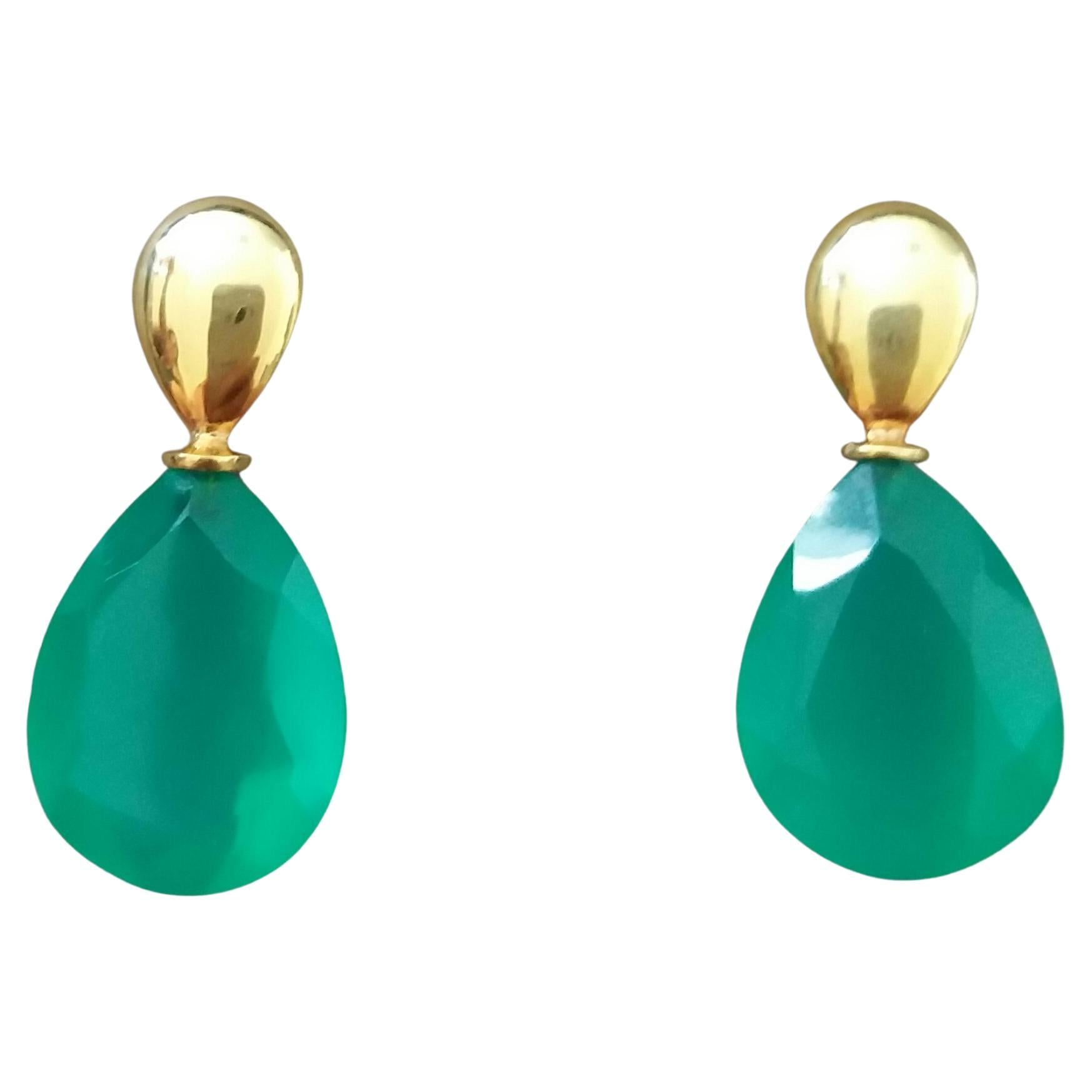 13 Carats Faceted Pear Shape Natural Green Onyx 14 Kt Gold Top Stud Earrings For Sale
