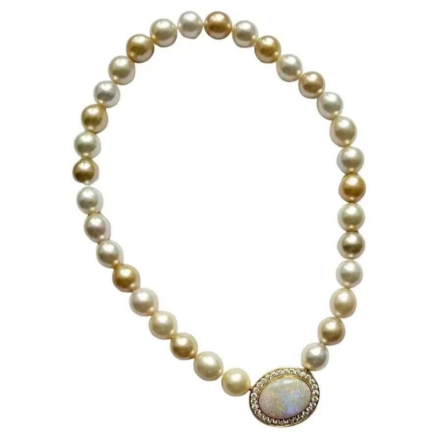 Rare 13 Carats Opal Diamonds ca. 1.5 Carats South Sea Harlekin Pearl Collier For Sale 11