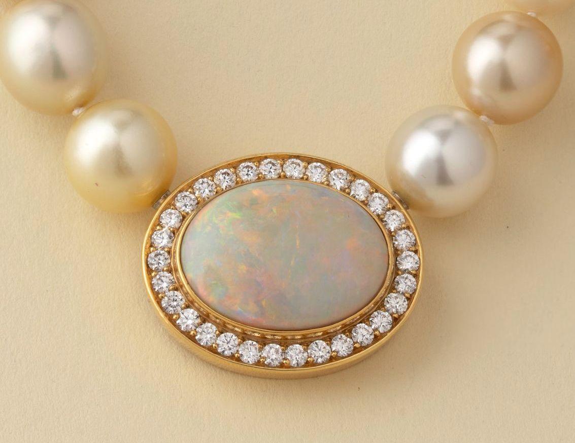 Rare 13 Carats Opal Diamonds ca. 1.5 Carats South Sea Harlekin Pearl Collier For Sale 12