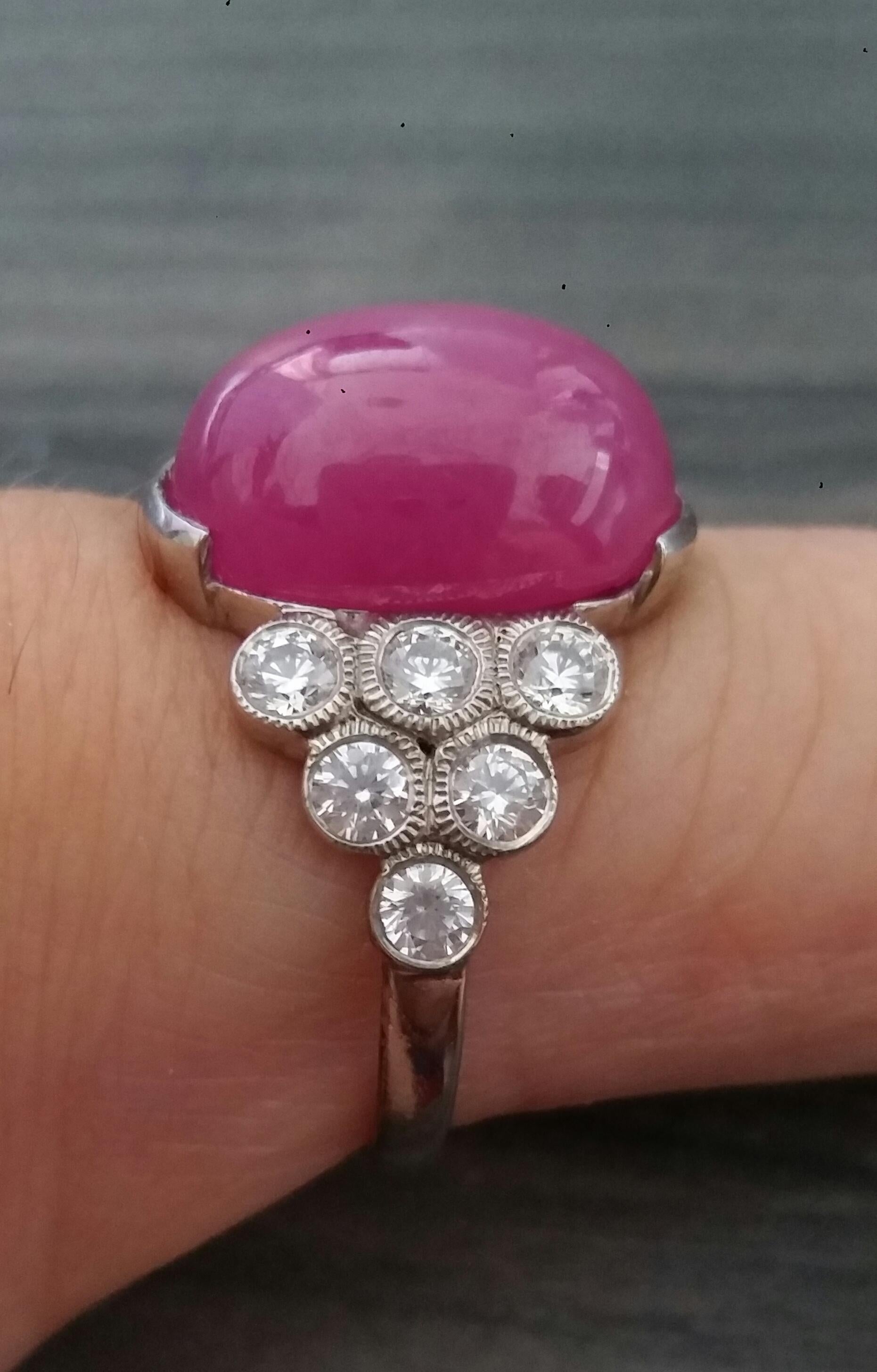 13 Carats Ruby Oval Cabochon 14kt Gold 12 Full Cut Round Diamonds Cocktail Ring For Sale 4