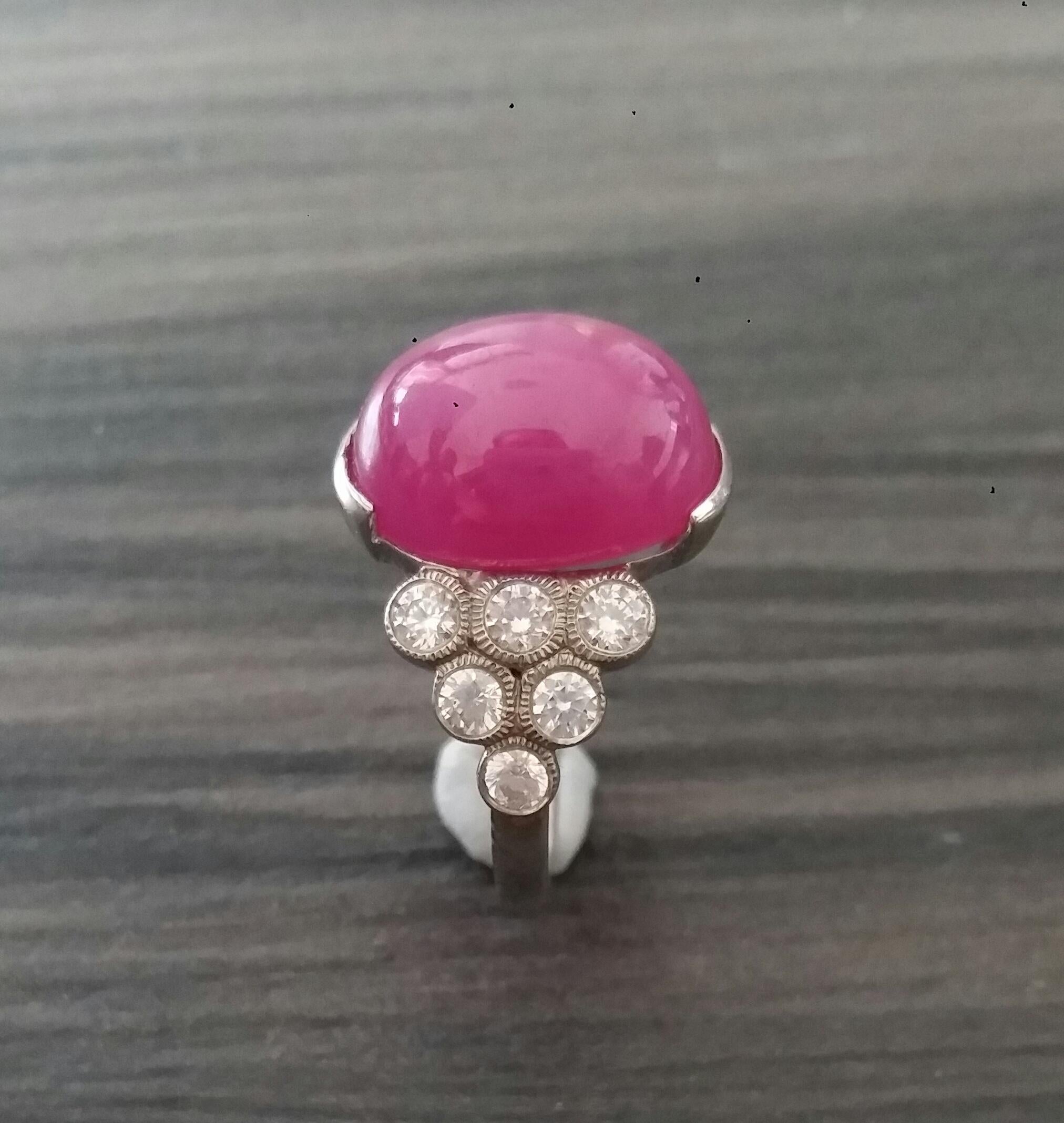 13 Carats Ruby Oval Cabochon 14kt Gold 12 Full Cut Round Diamonds Cocktail Ring For Sale 5