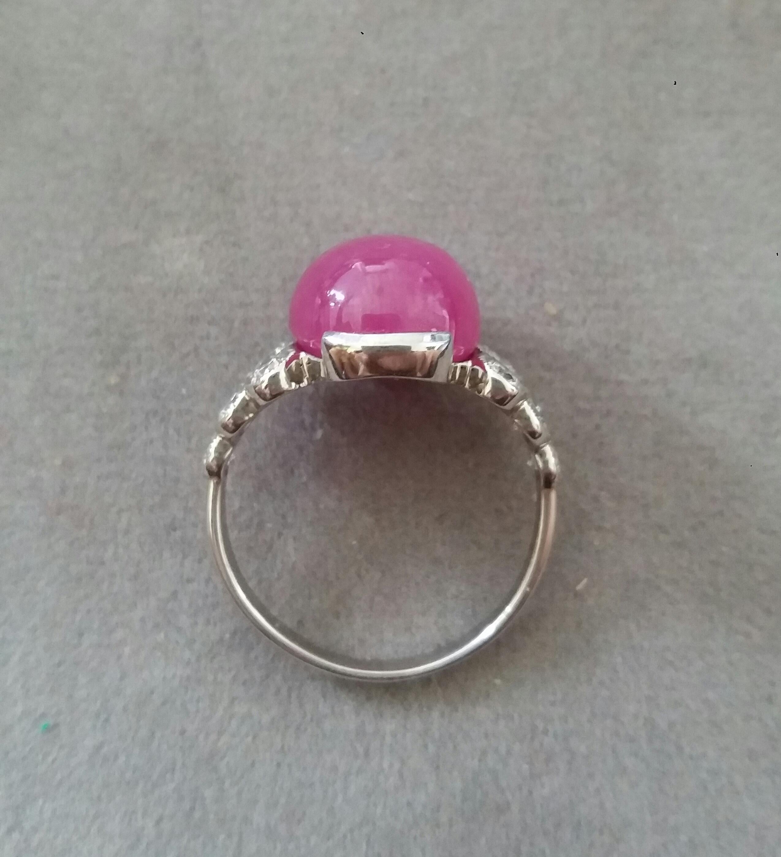 13 Carats Ruby Oval Cabochon 14kt Gold 12 Full Cut Round Diamonds Cocktail Ring For Sale 7