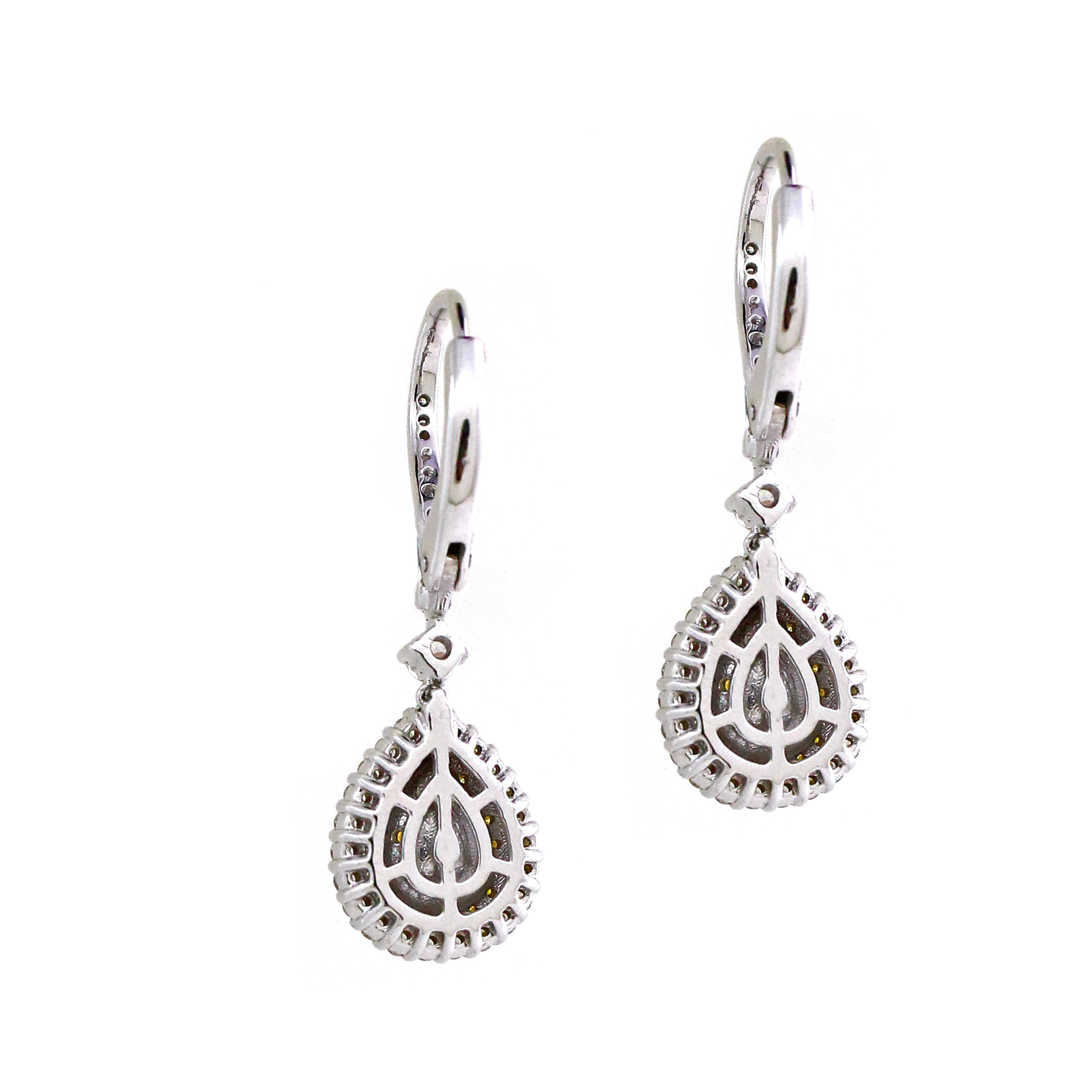 Modern 1.3 Carats yellow diamonds pear cut earrings For Sale
