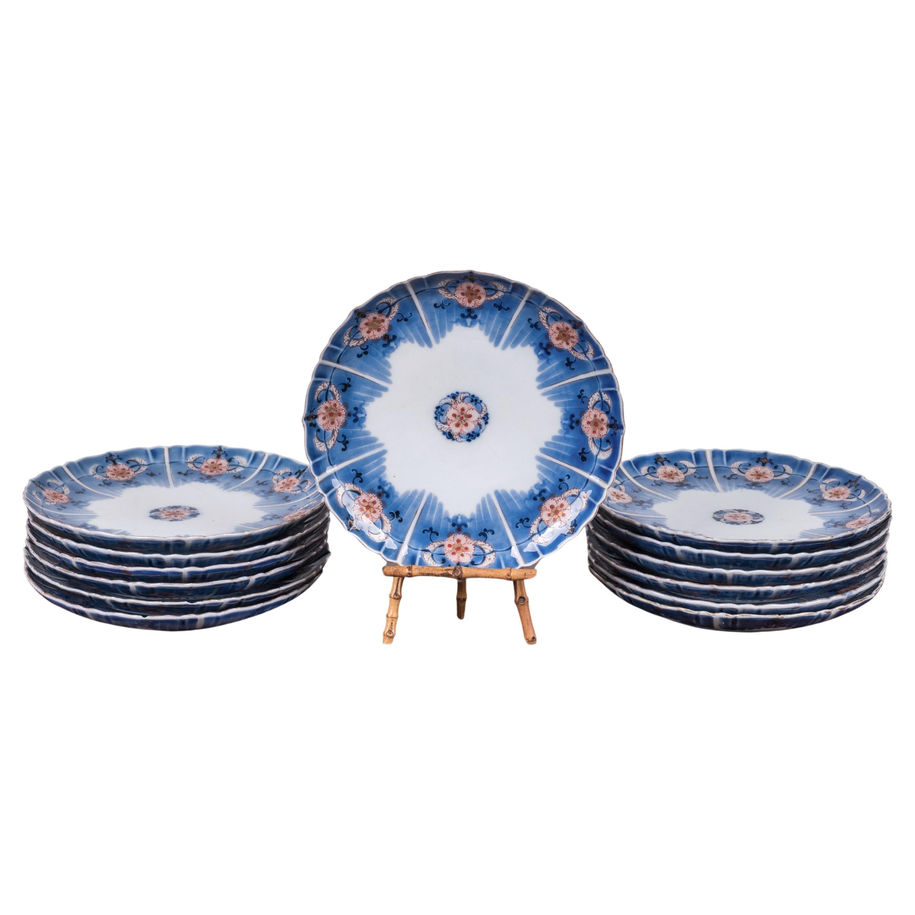 13 assiettes Imari chinoises Kangxi, 18ème siècle en vente