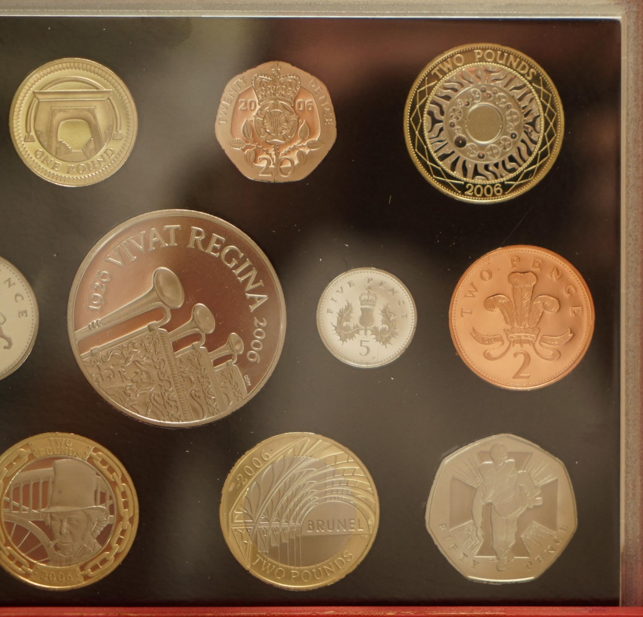 13 Coin Royal Mint 1926, 2006 Queen Elizabeth Proof Set with £5 Vivat Regina 4