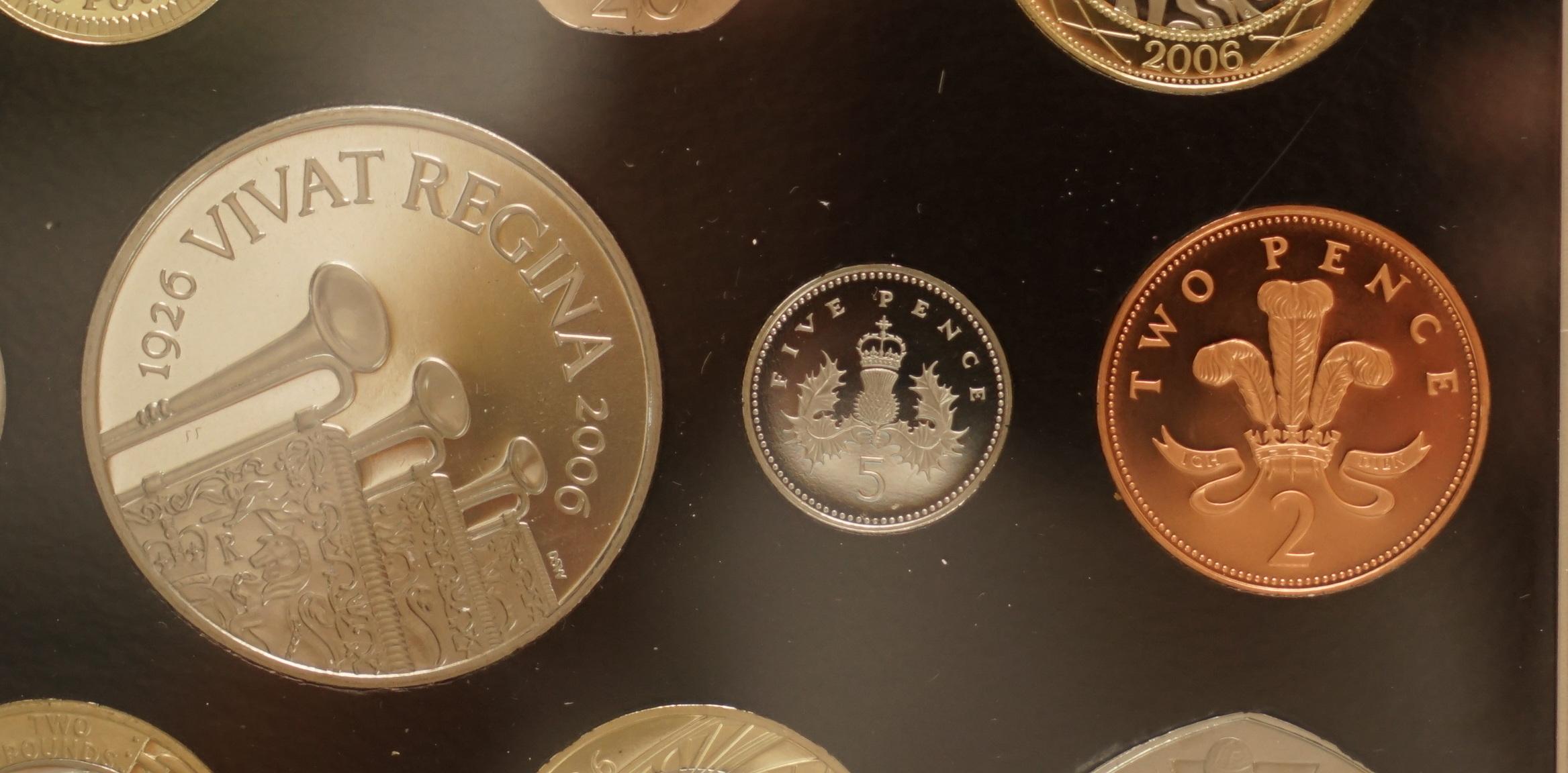 13 Coin Royal Mint 1926, 2006 Queen Elizabeth Proof Set with £5 Vivat Regina 10