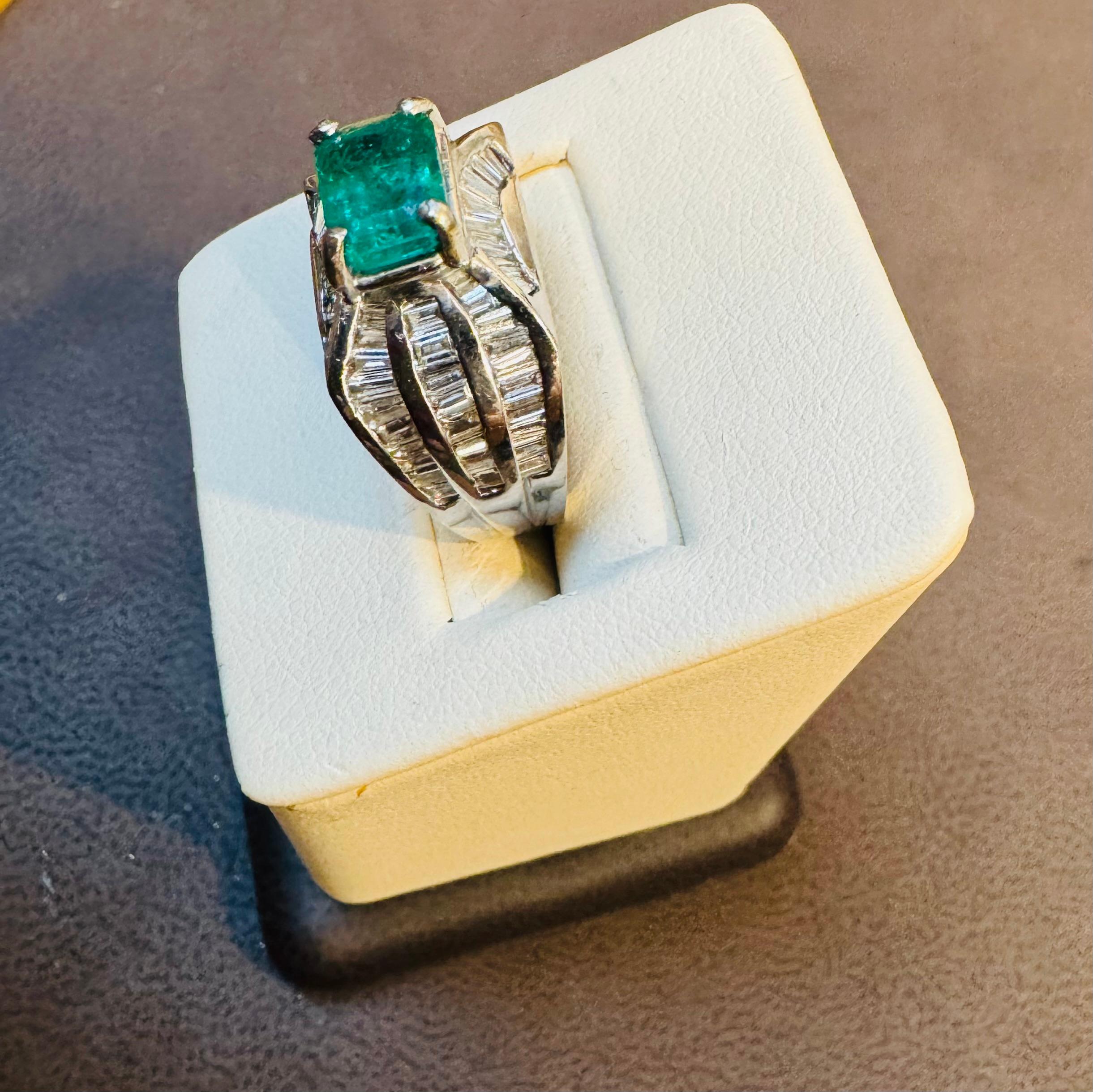 1.3 Karat kolumbianischer Smaragd im Smaragdschliff Smaragd & 1 Karat Diamant 14 Kt Weißgold Ring Größe 7 im Angebot 8