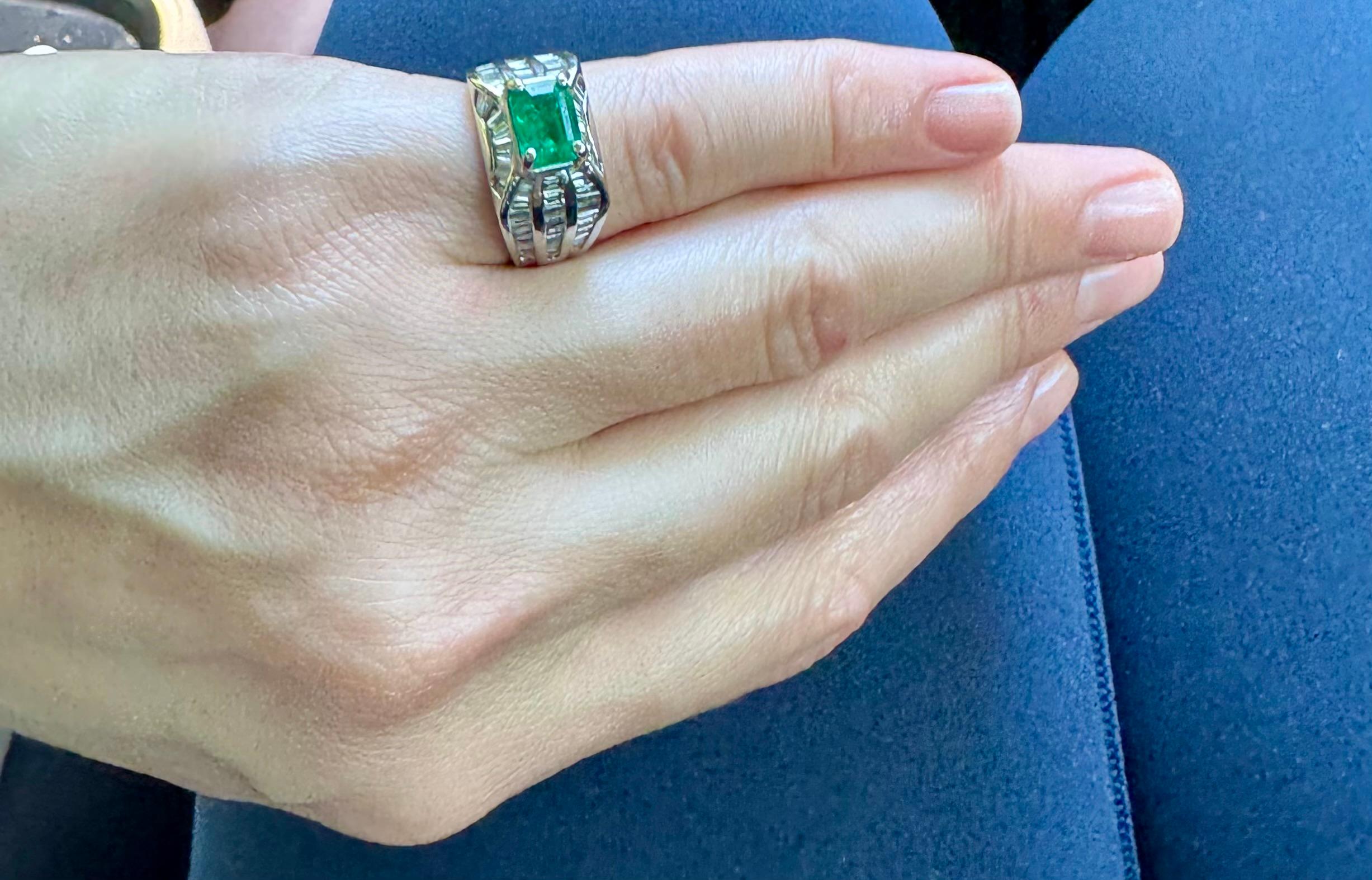 1.3 Karat kolumbianischer Smaragd im Smaragdschliff Smaragd & 1 Karat Diamant 14 Kt Weißgold Ring Größe 7 im Angebot 10