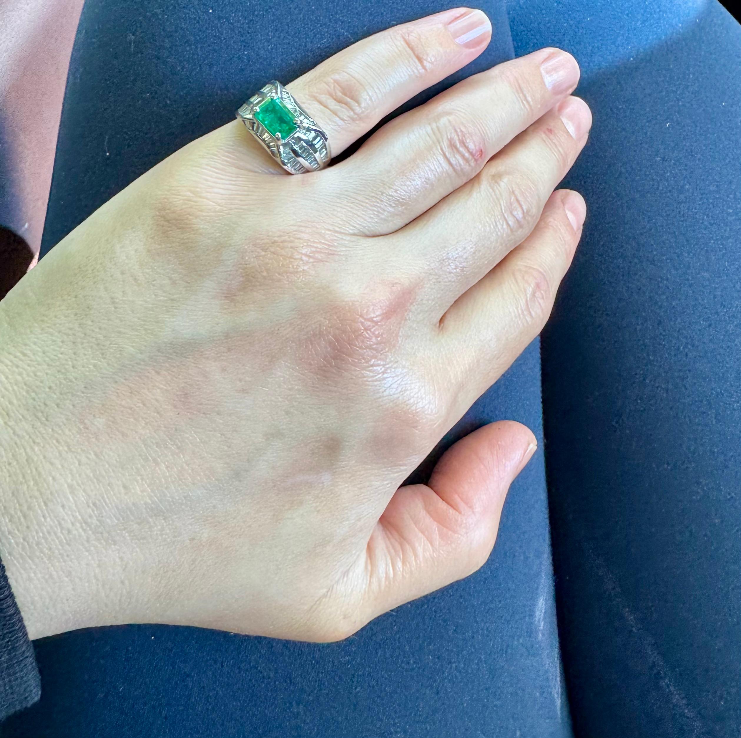 1.3 Karat kolumbianischer Smaragd im Smaragdschliff Smaragd & 1 Karat Diamant 14 Kt Weißgold Ring Größe 7 im Angebot 11
