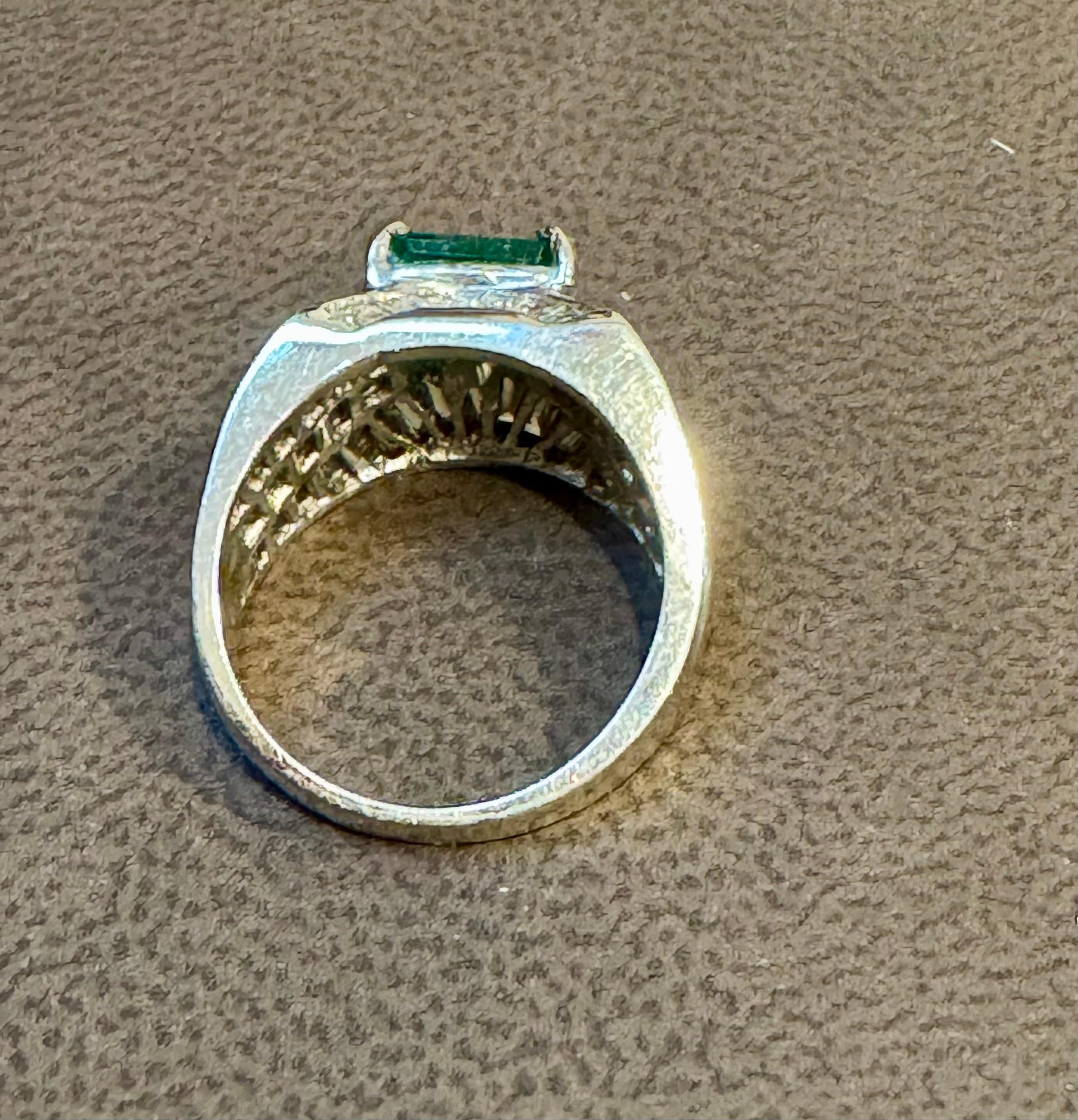 1.3 Karat kolumbianischer Smaragd im Smaragdschliff Smaragd & 1 Karat Diamant 14 Kt Weißgold Ring Größe 7 Damen im Angebot