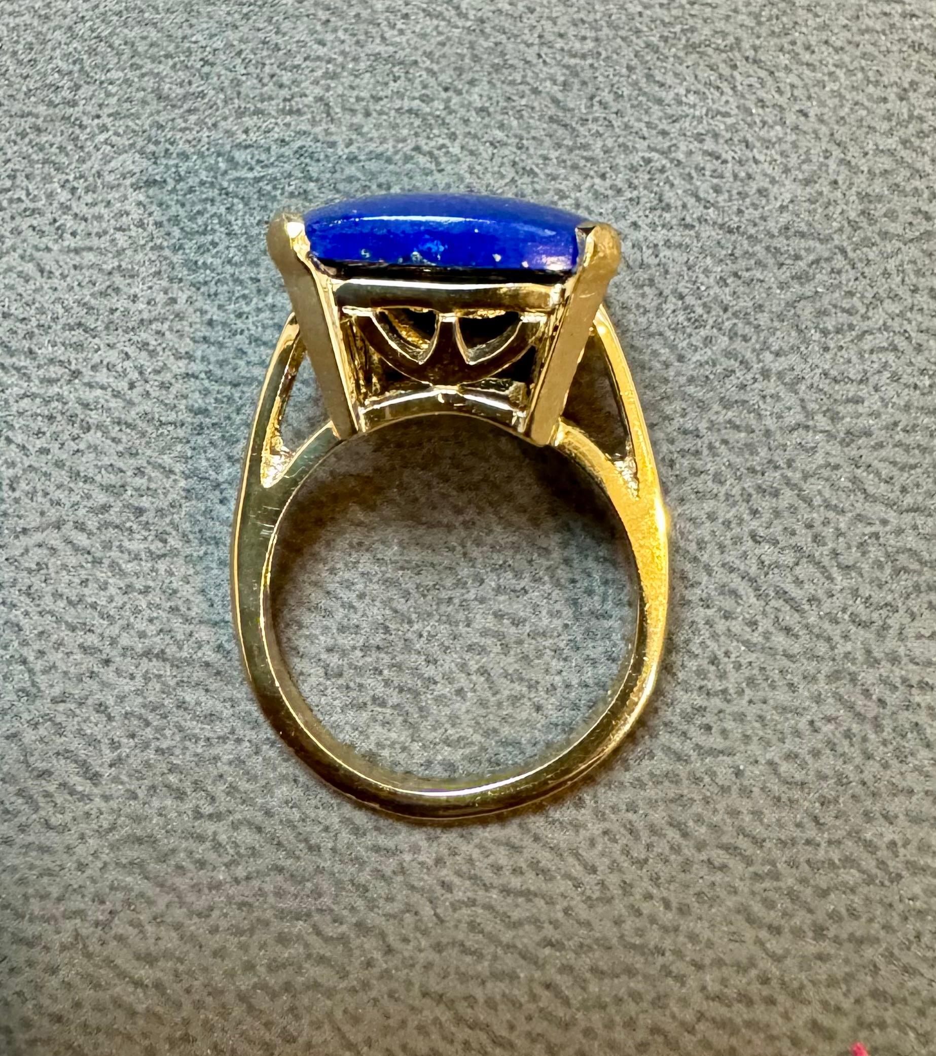 13 Ct Emerald cut Natural Lapis Lazuli Ring in 14 Kt Yellow Gold, Estate Size 8 For Sale 7