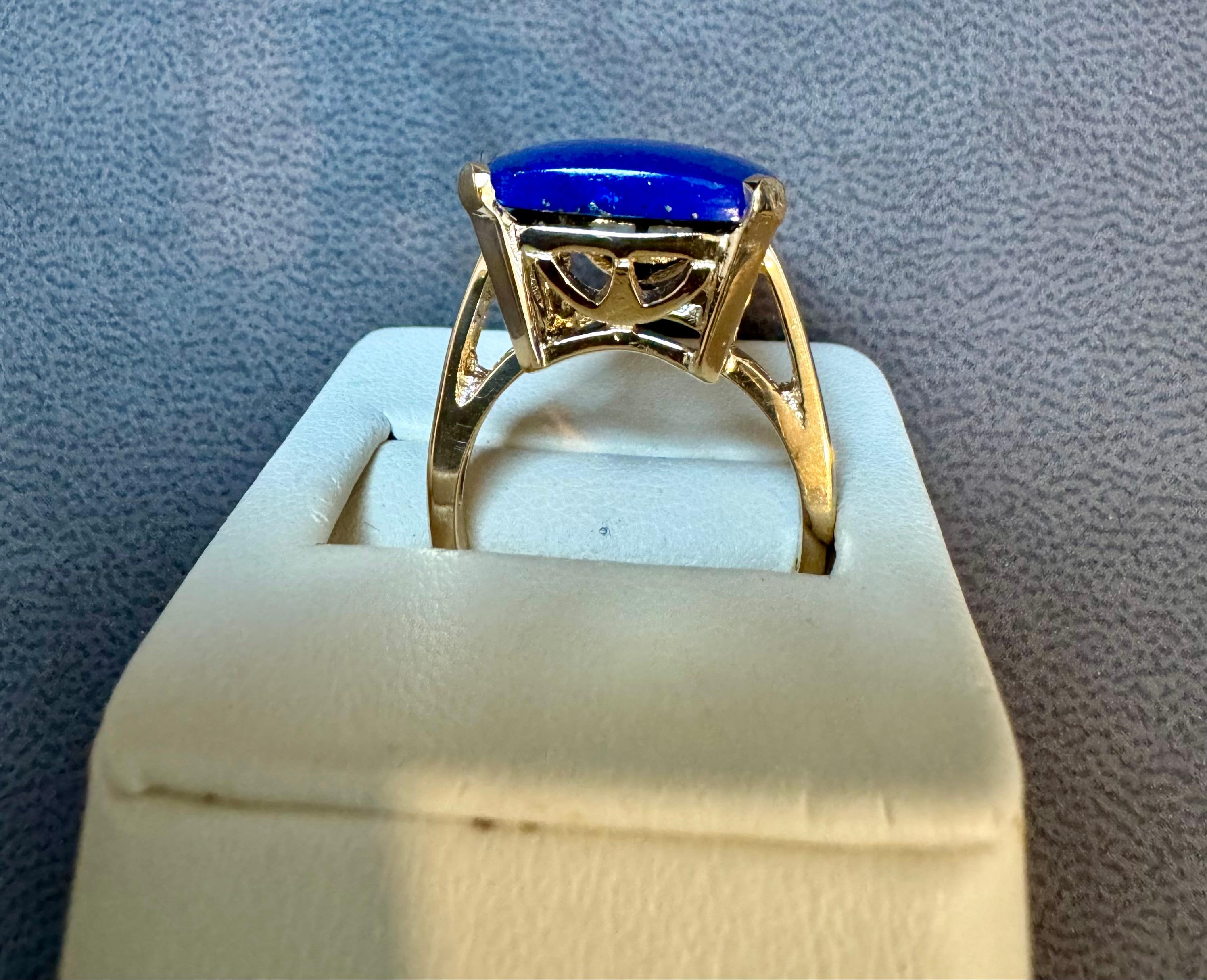 13 Ct Emerald cut Natural Lapis Lazuli Ring in 14 Kt Yellow Gold, Estate Size 8 For Sale 8