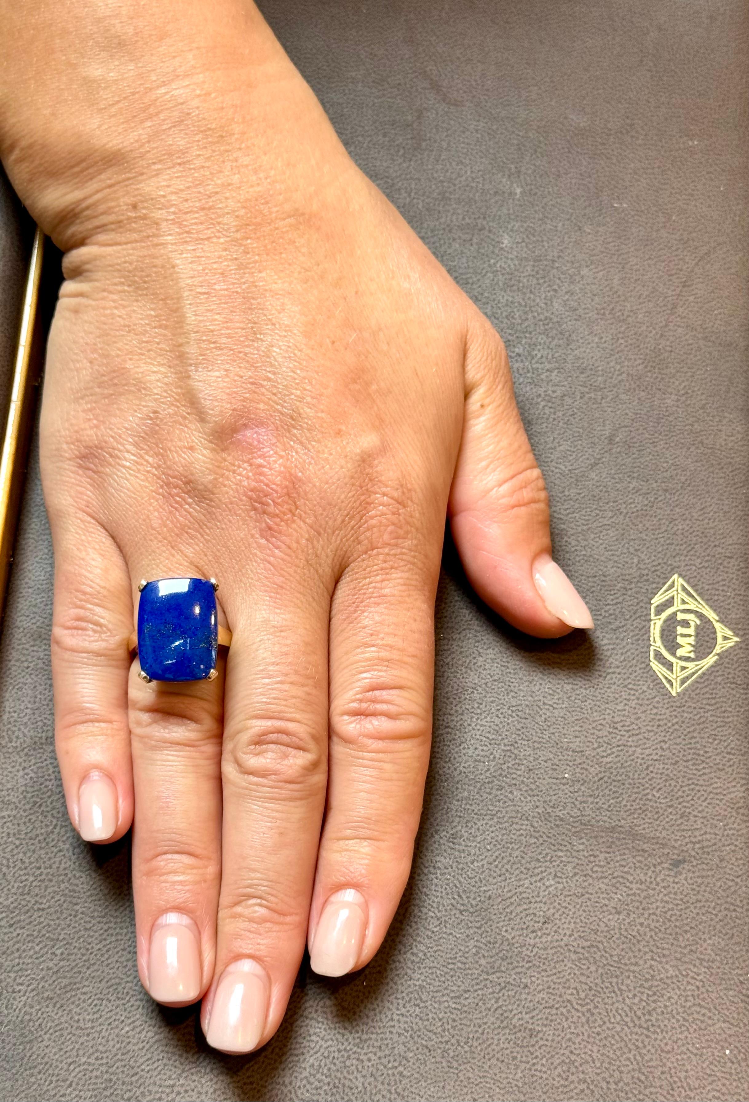 13 Ct Emerald cut Natural Lapis Lazuli Ring in 14 Kt Yellow Gold, Estate Size 8 For Sale 13