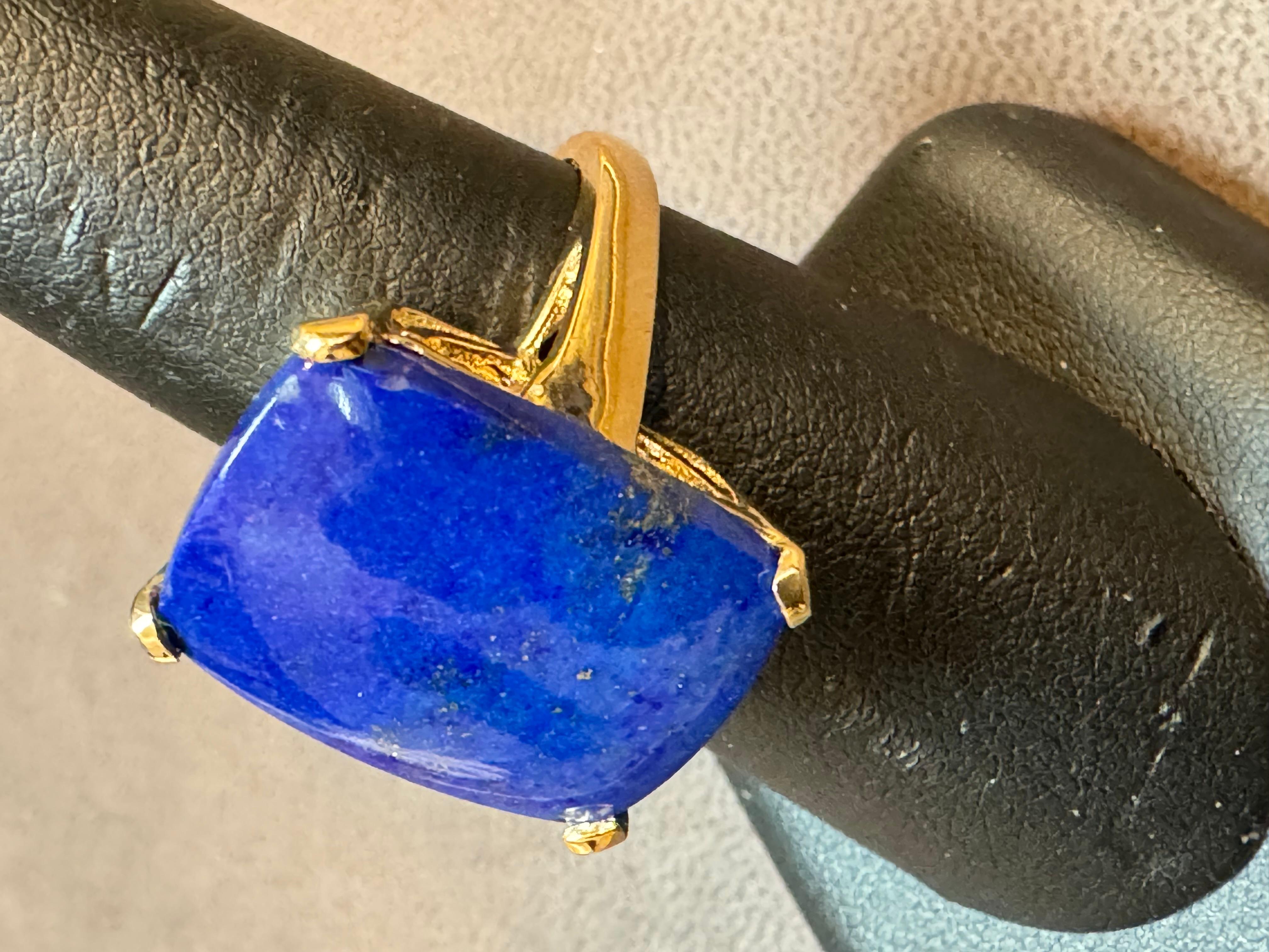 Women's 13 Ct Emerald cut Natural Lapis Lazuli Ring in 14 Kt Yellow Gold, Estate Size 8 For Sale