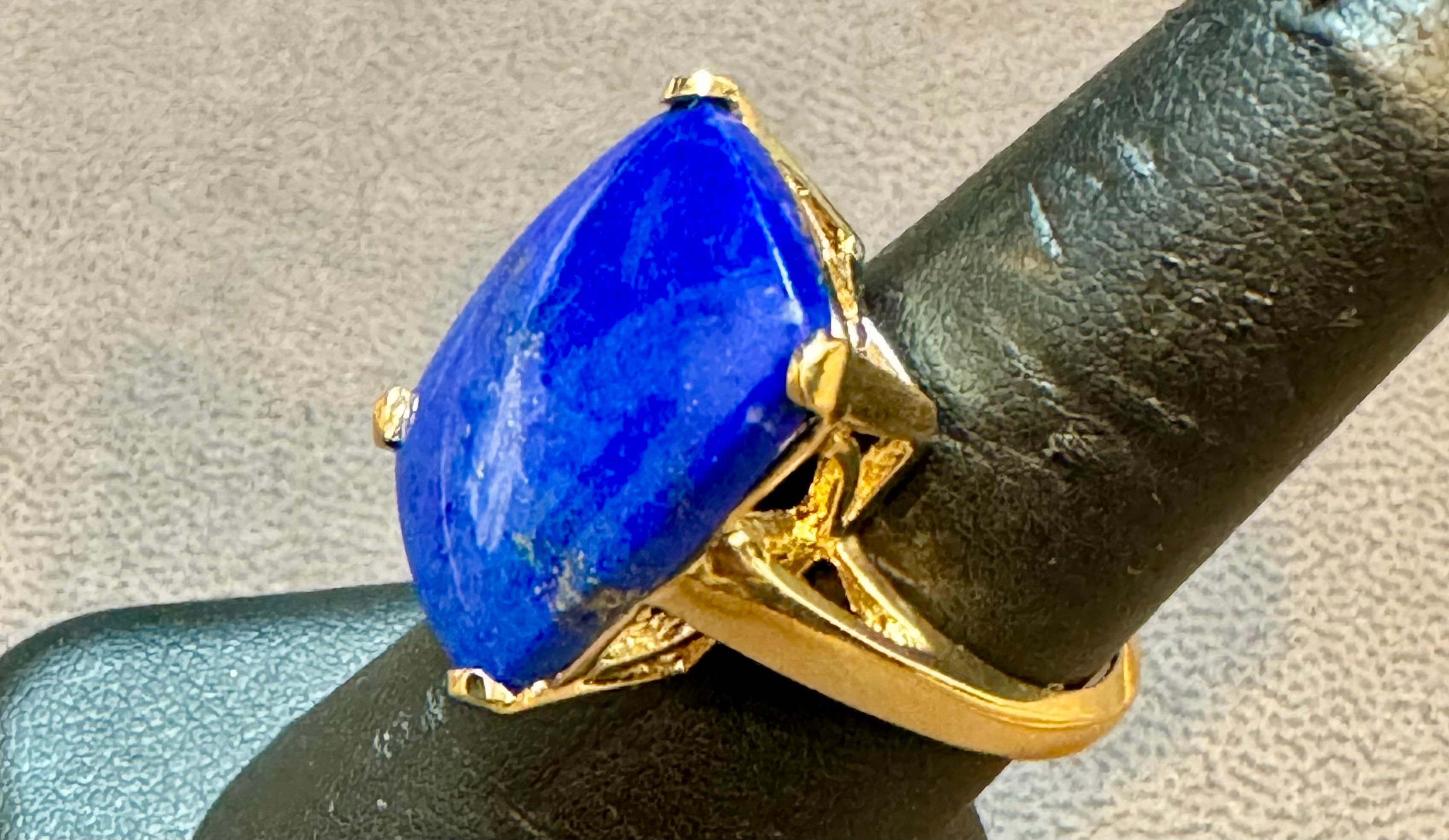 13 Ct Emerald cut Natural Lapis Lazuli Ring in 14 Kt Yellow Gold, Estate Size 8 For Sale 3