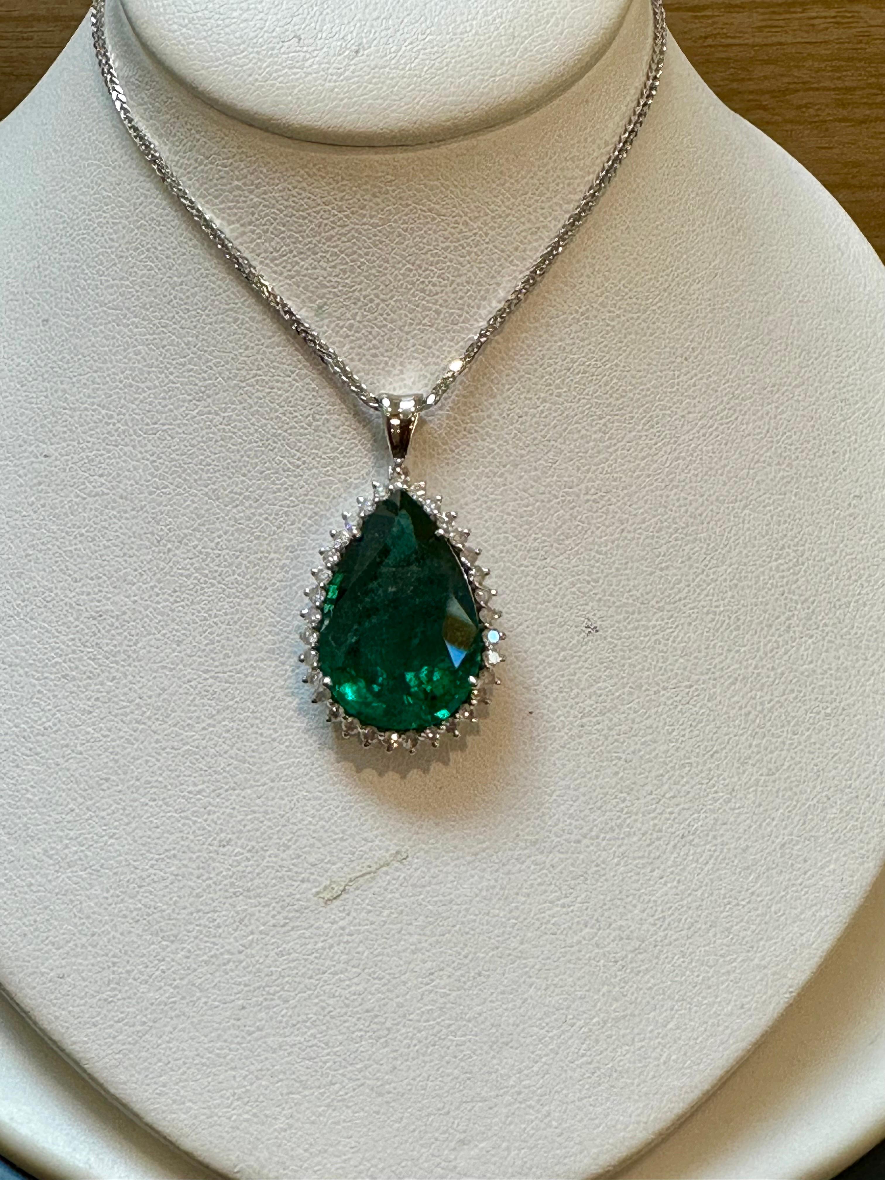 13 Ct Pear Cut Emerald & 1 Ct Diamond Halo Pendent/Necklace 14 KW Gold Chain 1