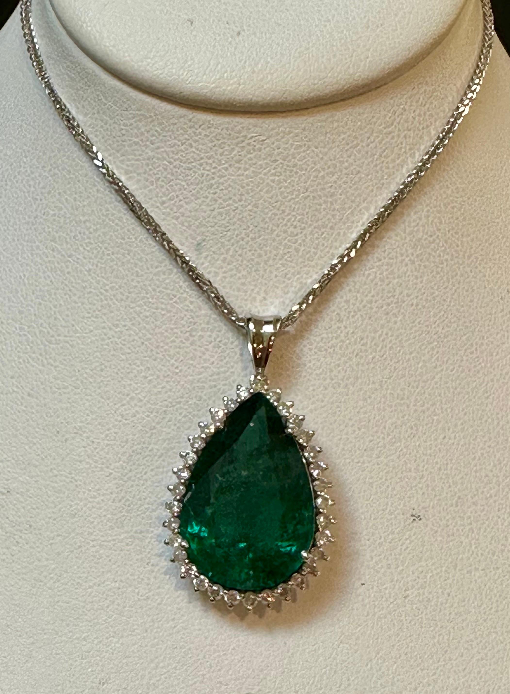 13 Ct Pear Cut Emerald & 1 Ct Diamond Halo Pendent/Necklace 14 KW Gold Chain 3
