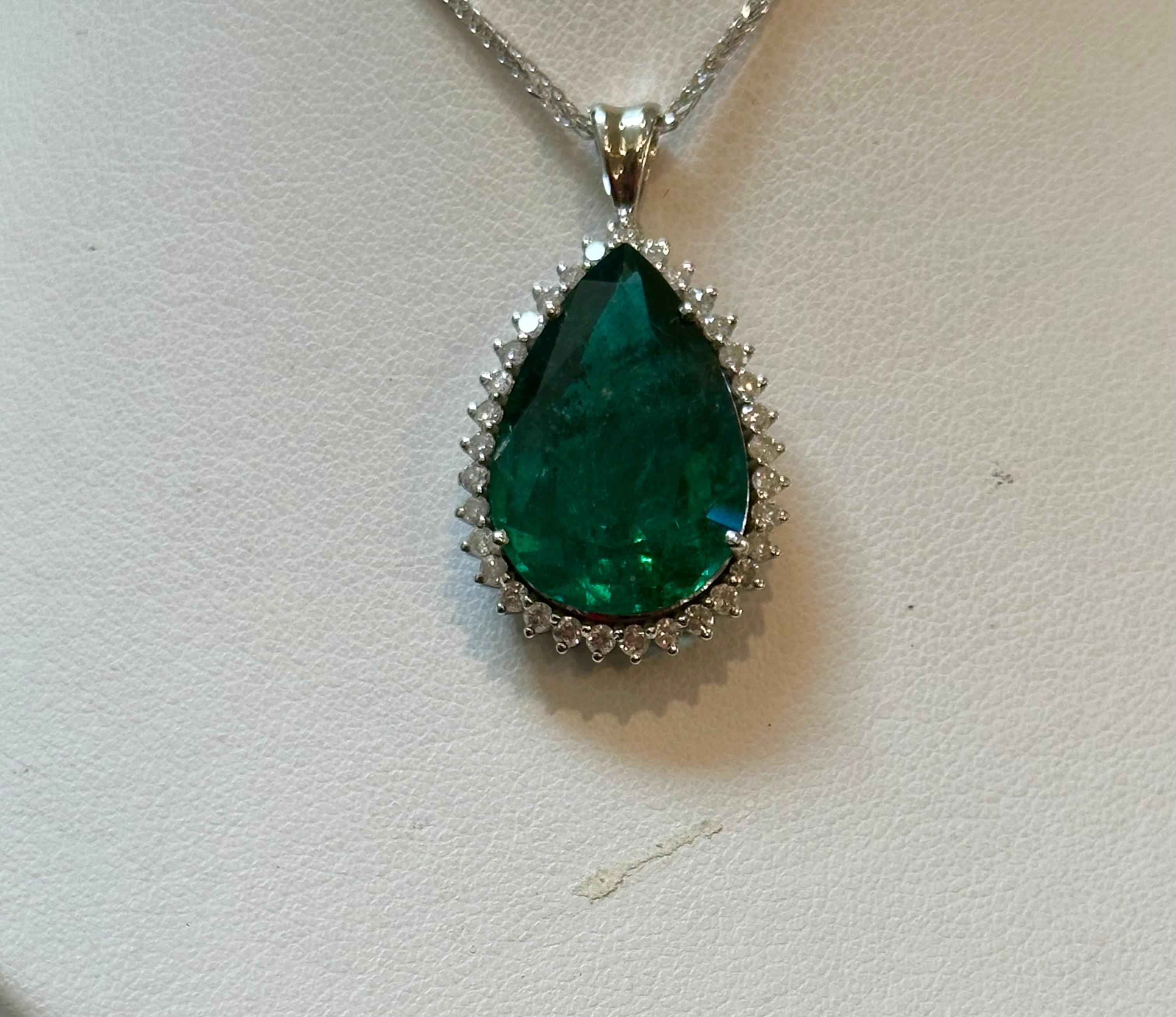 13 Ct Pear Cut Emerald & 1 Ct Diamond Halo Pendent/Necklace 14 KW Gold Chain 5