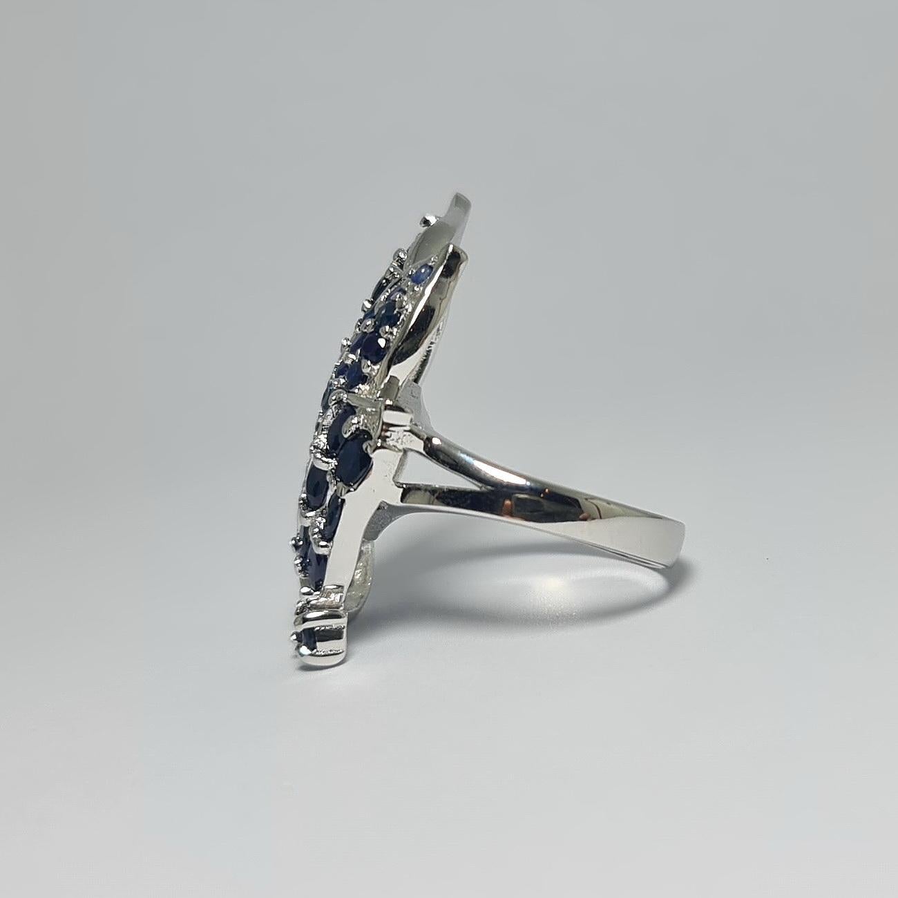 Art Nouveau 13 Cts Natural Untreated Thai Sapphire Leaf Designed .925 Sterling Silver Ring For Sale