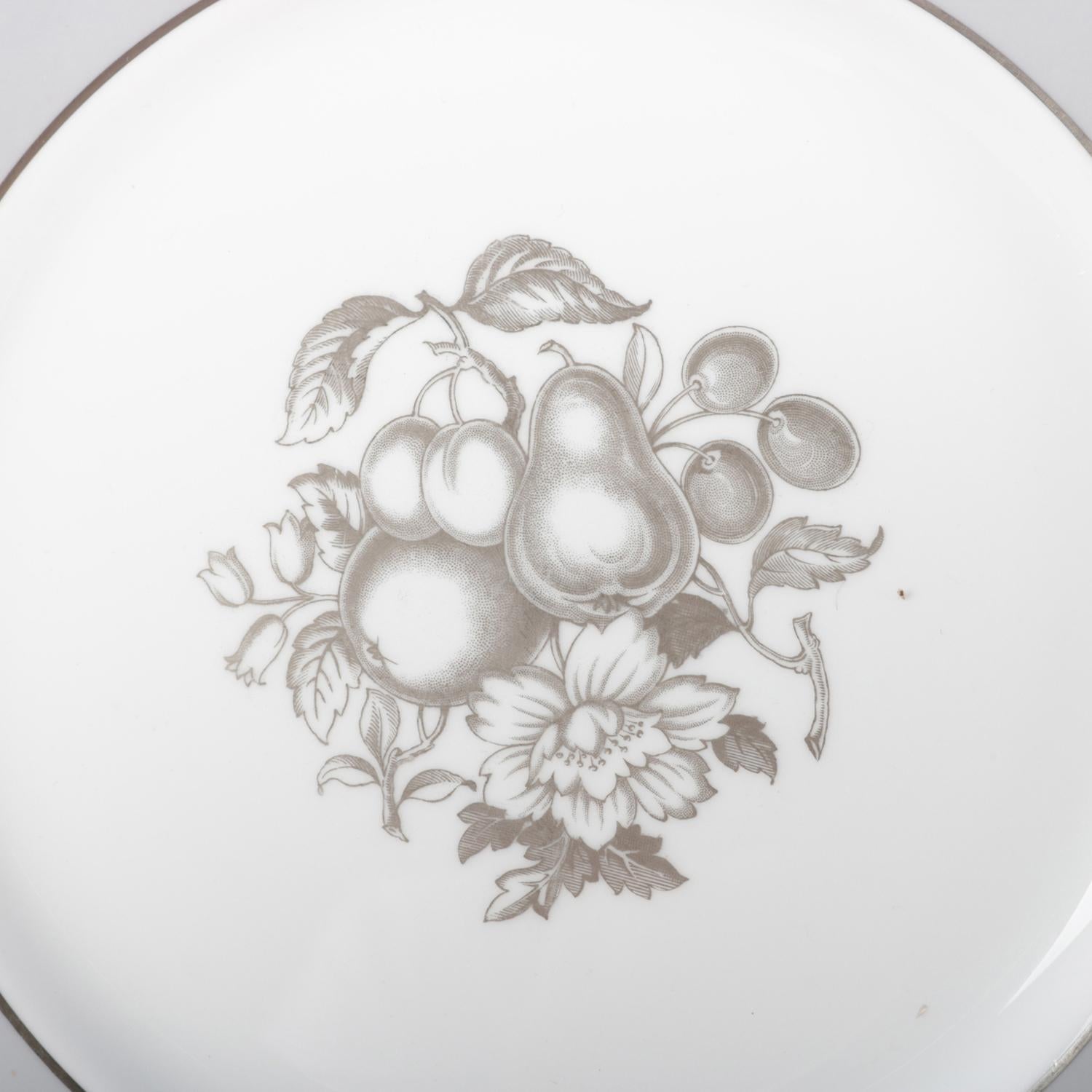 13 English Spode Multi-Colored Fruit Porcelain Dinner Plates, 20th Century 1