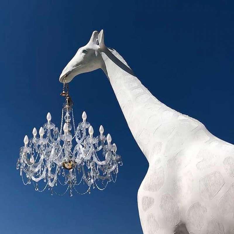 Contemporary 13 Feet Tall Life Size Giraffe in Love XL Outdoor Chandelier By Marcantonio For Sale