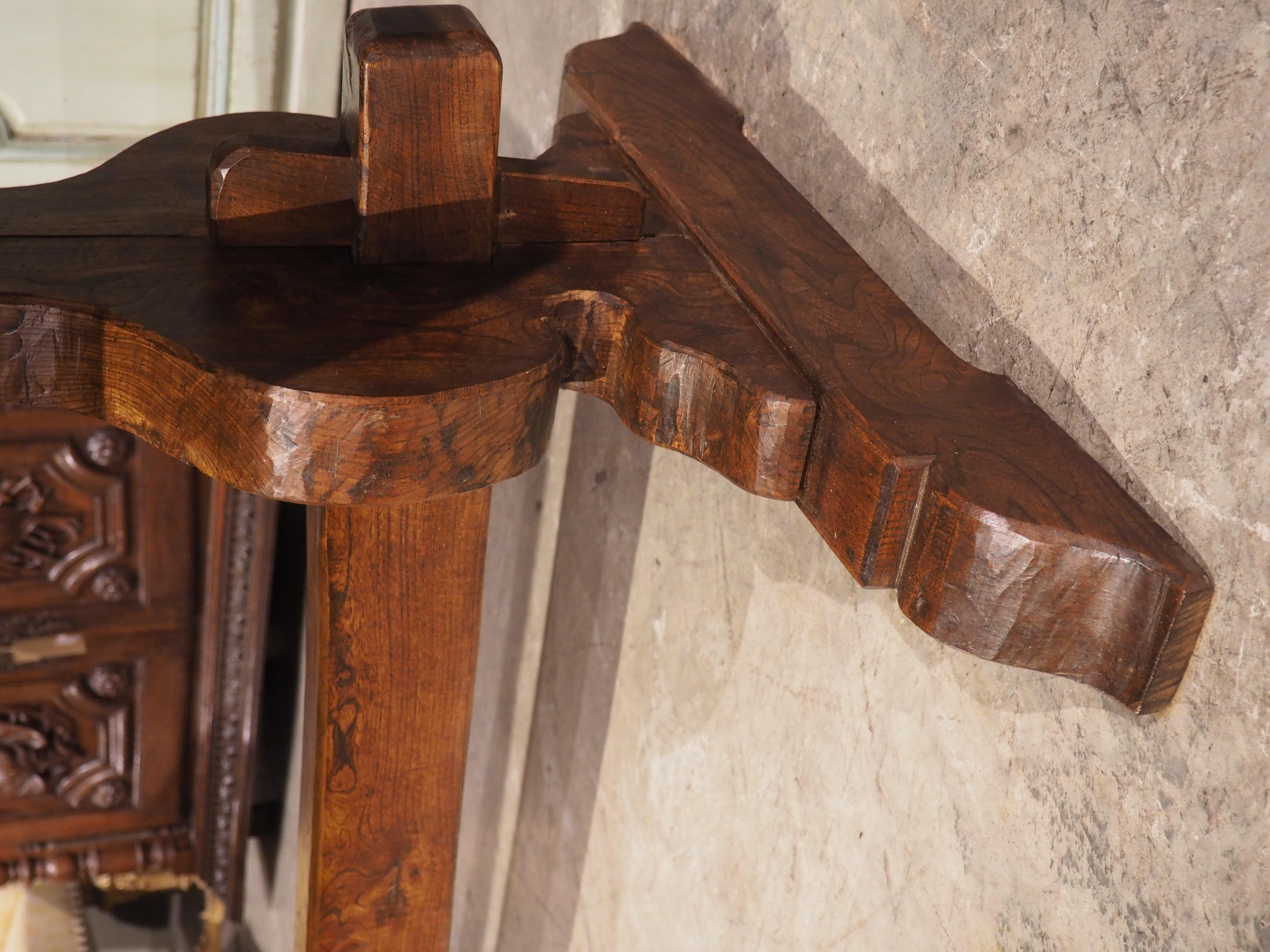 Antique Chestnut Dining Table from a Chateau, Coat Nizan, Brittany In Good Condition In Dallas, TX