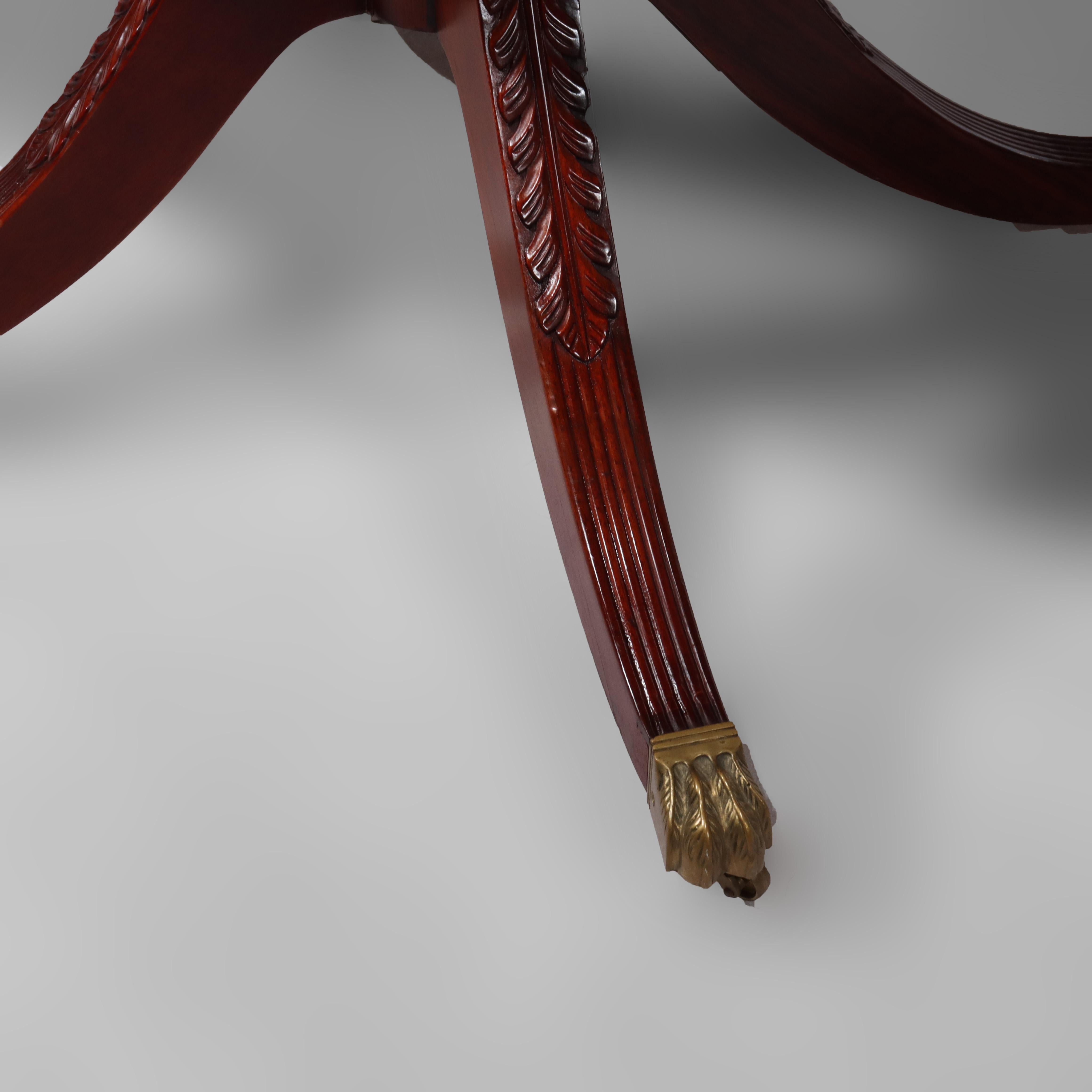 Table de conférence à trois pieds et à bandes croisées en acajou, 13', 20e siècle en vente 5