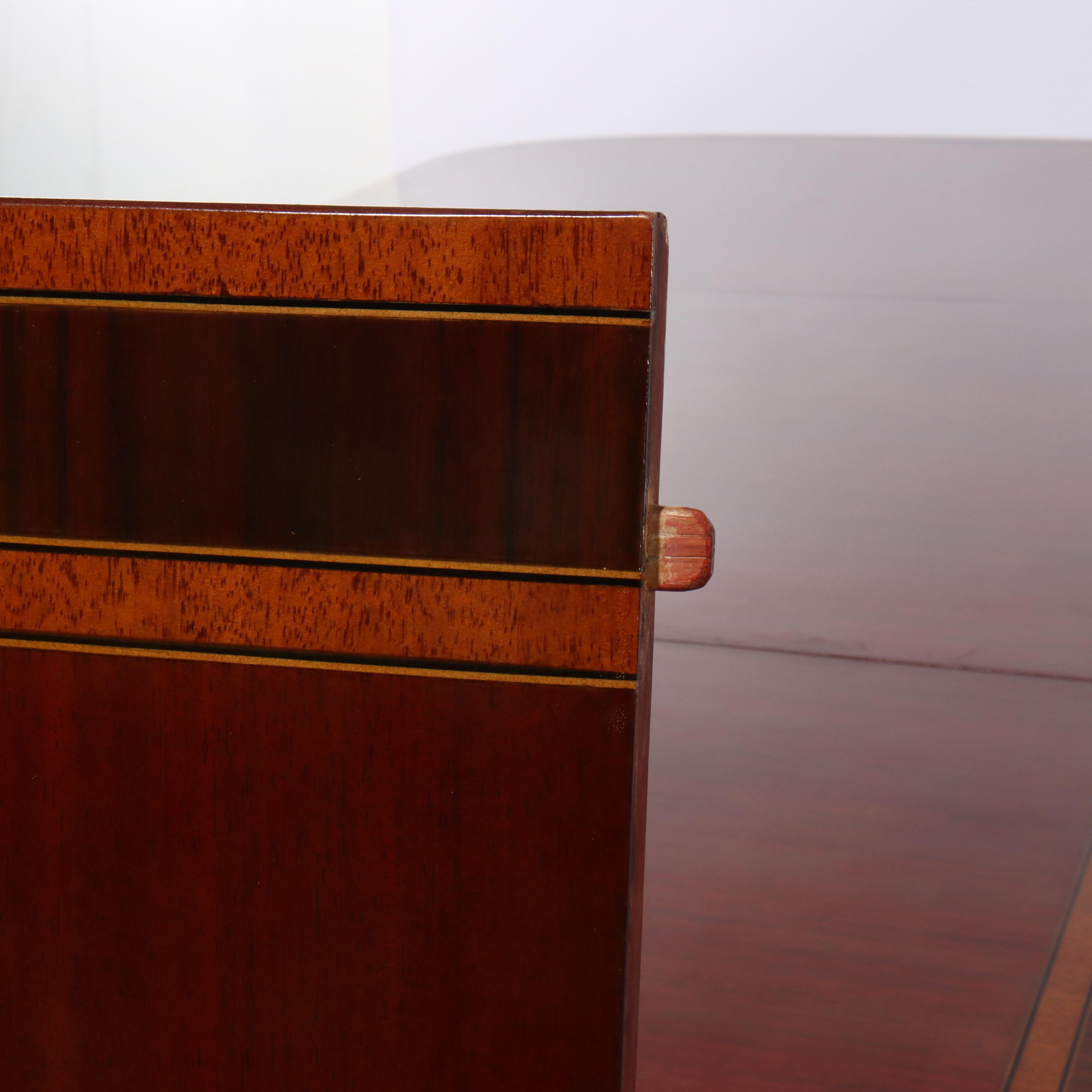 Table de conférence à trois pieds et à bandes croisées en acajou, 13', 20e siècle en vente 7