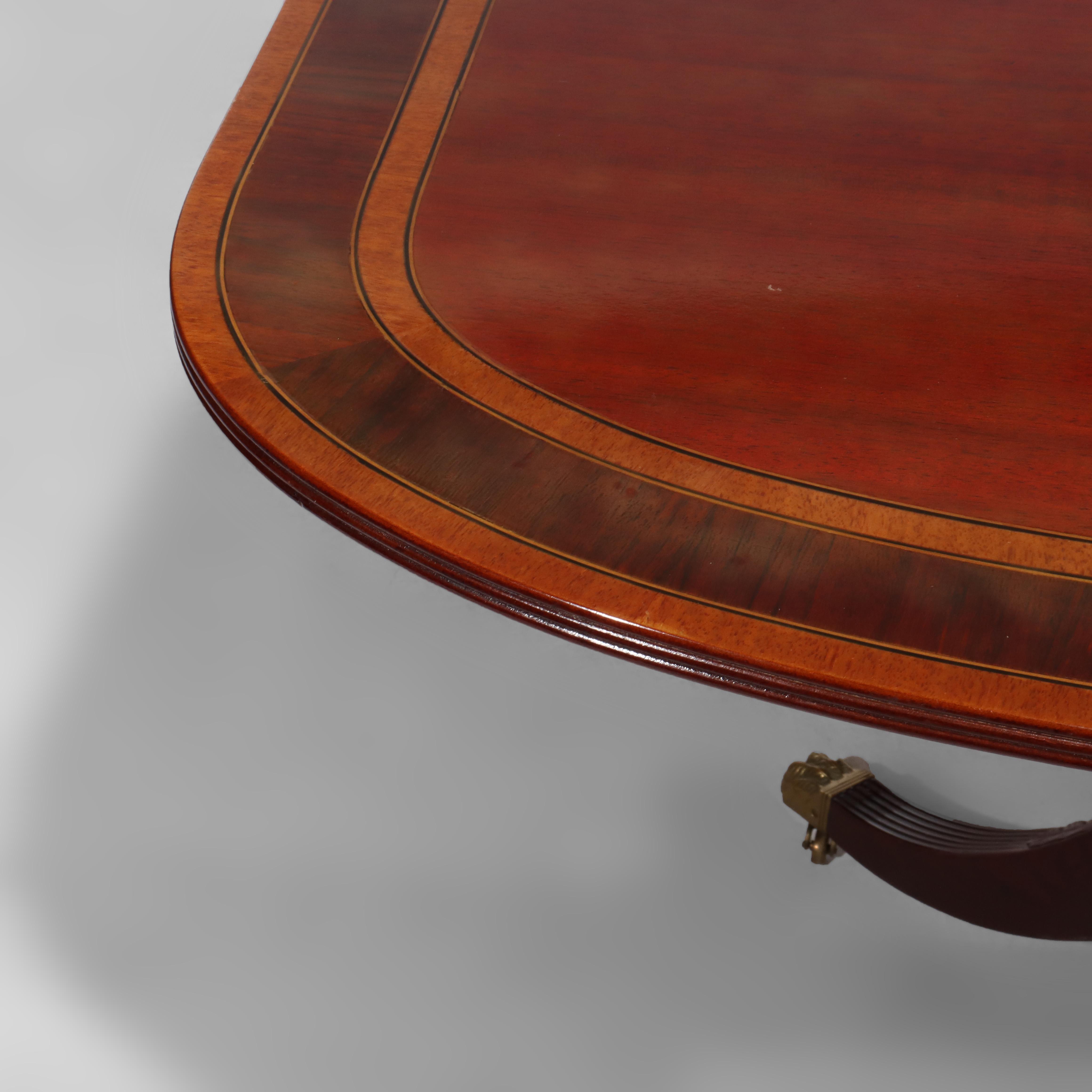 Table de conférence à trois pieds et à bandes croisées en acajou, 13', 20e siècle Bon état - En vente à Big Flats, NY