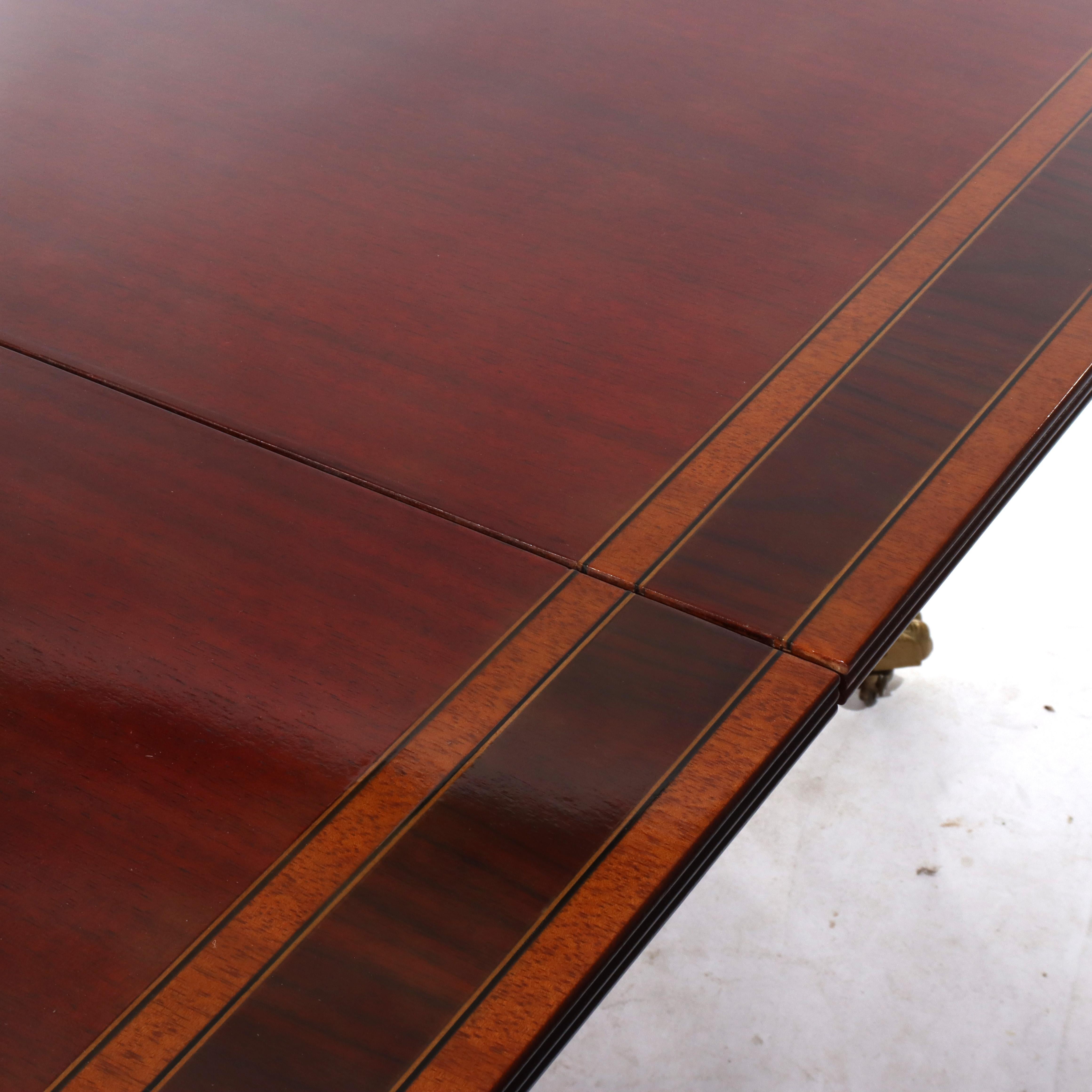 Table de conférence à trois pieds et à bandes croisées en acajou, 13', 20e siècle en vente 1