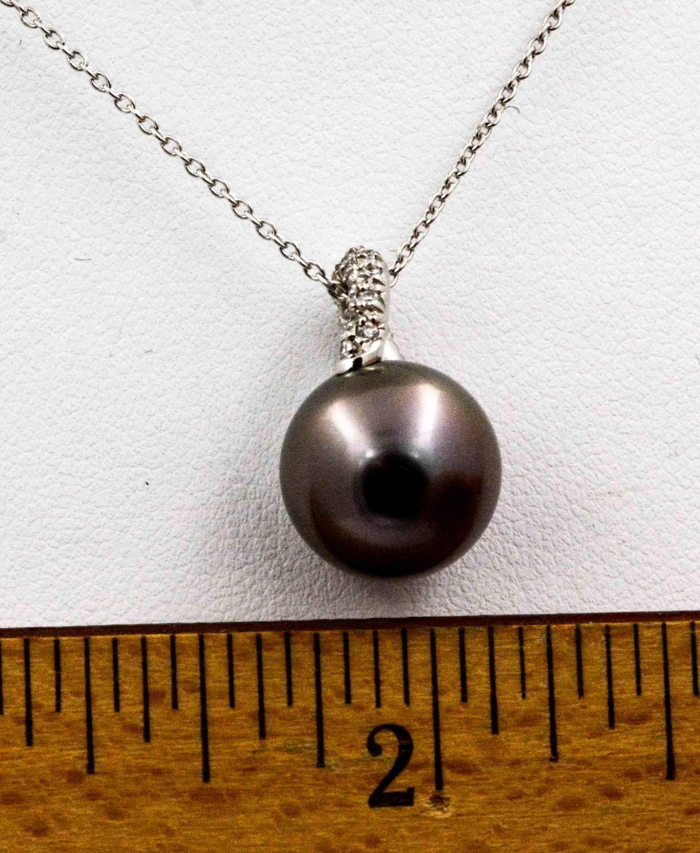18K White Gold Black Tahitian Pearl with Diamonds Pendant  In New Condition In Dallas, TX