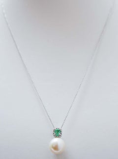 13 Mm Pearl, Emerald, Diamonds, 18 Karat White Gold Pendant Necklace.