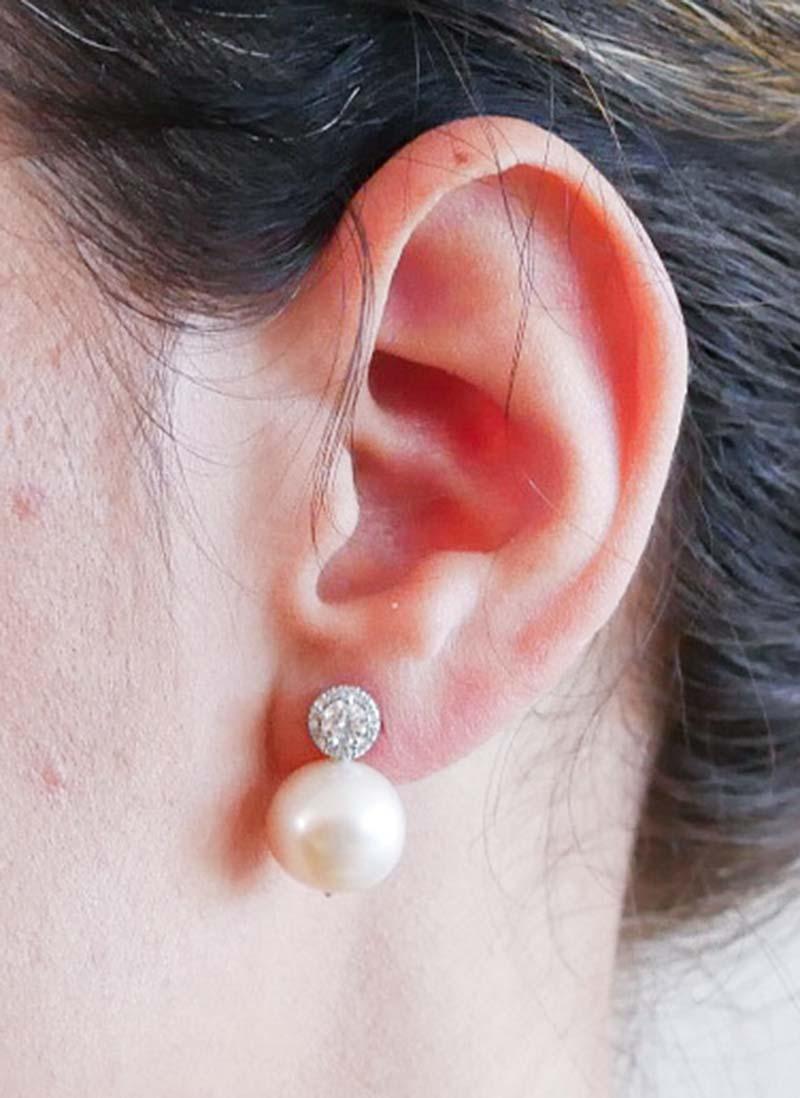 Boucles d'oreilles en perles de 13 mm, diamants, or blanc 14 carats. Bon état - En vente à Marcianise, Marcianise (CE)