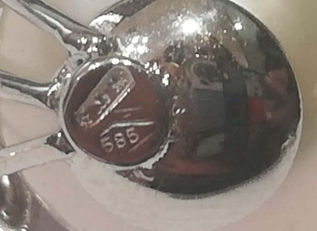 Donna Orecchini con perle da 13 mm, diamanti e oro bianco da 14 carati. in vendita
