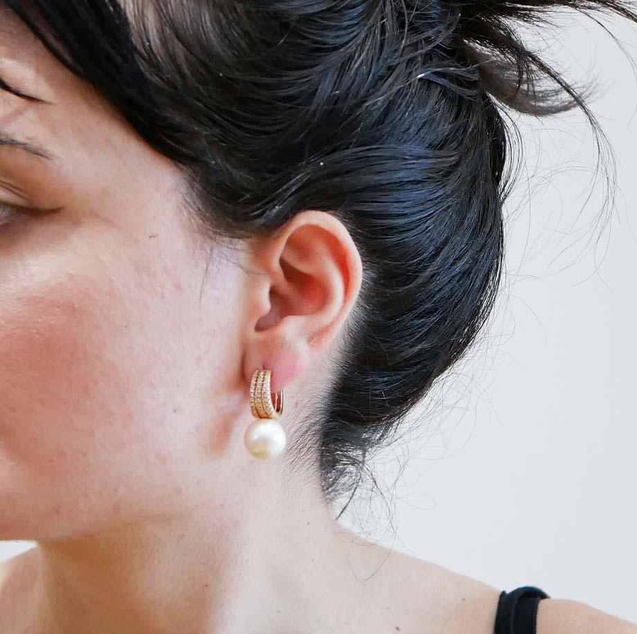 Taglio brillante Orecchini con perle da 13 mm, diamanti e oro rosa da 18 carati. in vendita