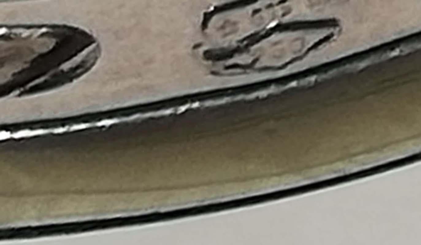 Donna Orecchini moderni con perle da 13 mm, diamanti e oro bianco da 18 carati. in vendita