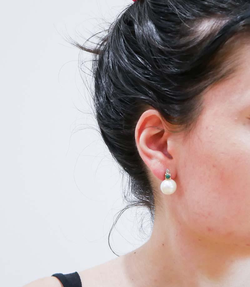 Taglio misto Orecchini da 13 mm con perle, diamanti, smeraldi e oro rosa 14 carati in vendita