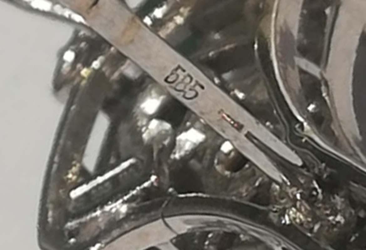 Donna 13 Mm Perle, diamanti, smeraldi,  Orecchini in oro bianco 14 carati. in vendita