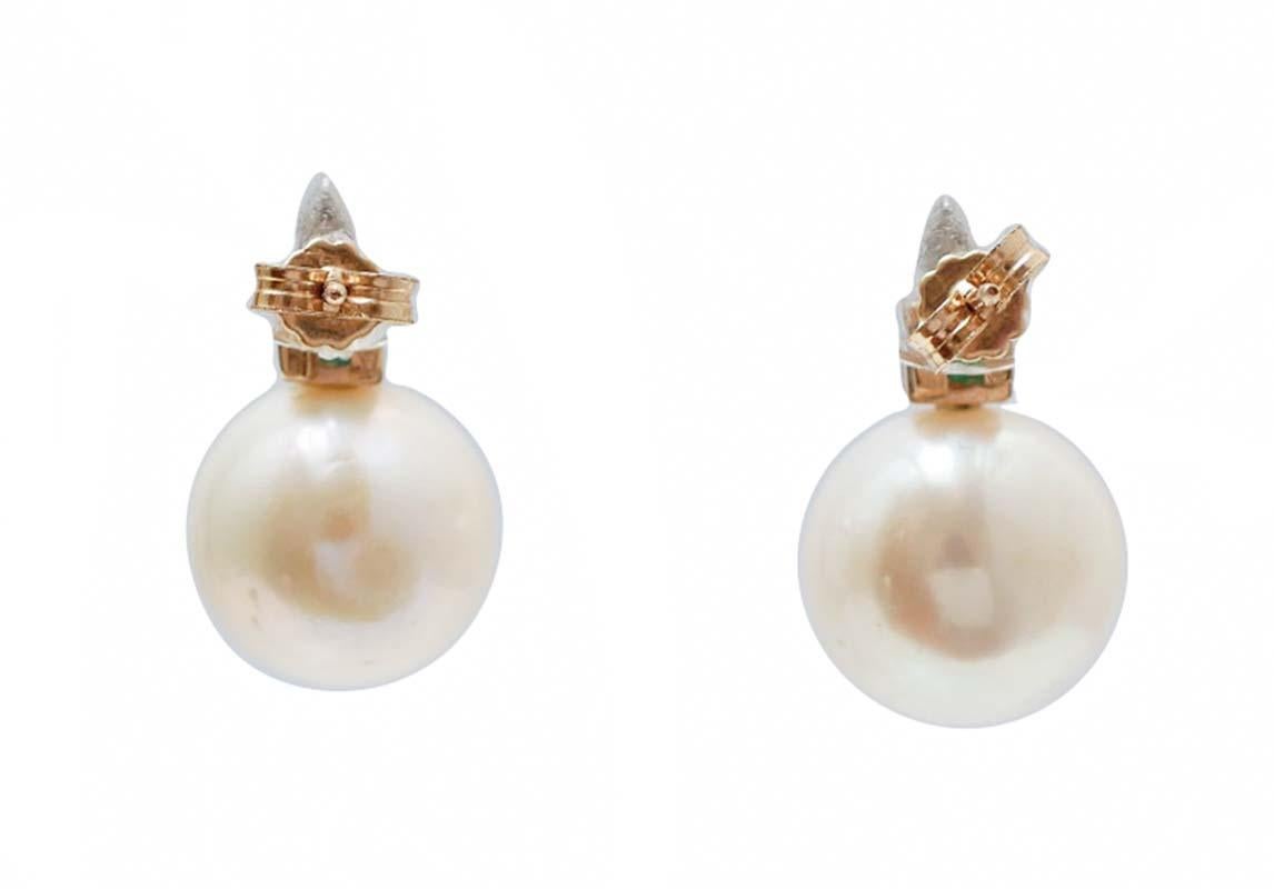 Rétro Orecchini da 13 mm con perle, smeraldi, diamanti, oro rosa 14 carati. in vendita