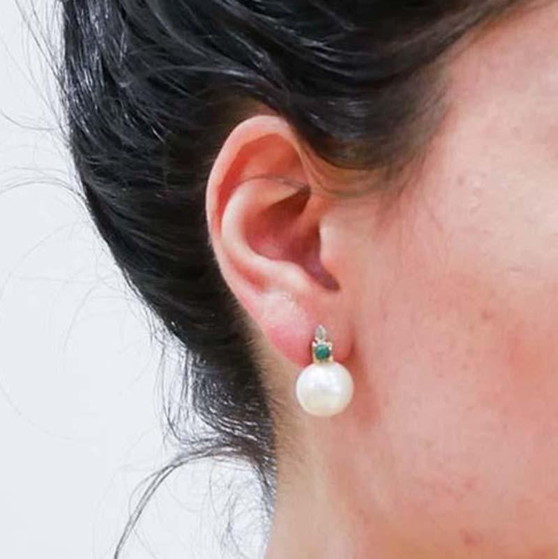 Orecchini da 13 mm con perle, smeraldi, diamanti, oro rosa 14 carati. In condizioni Nuovo in vendita a Marcianise, Marcianise (CE)
