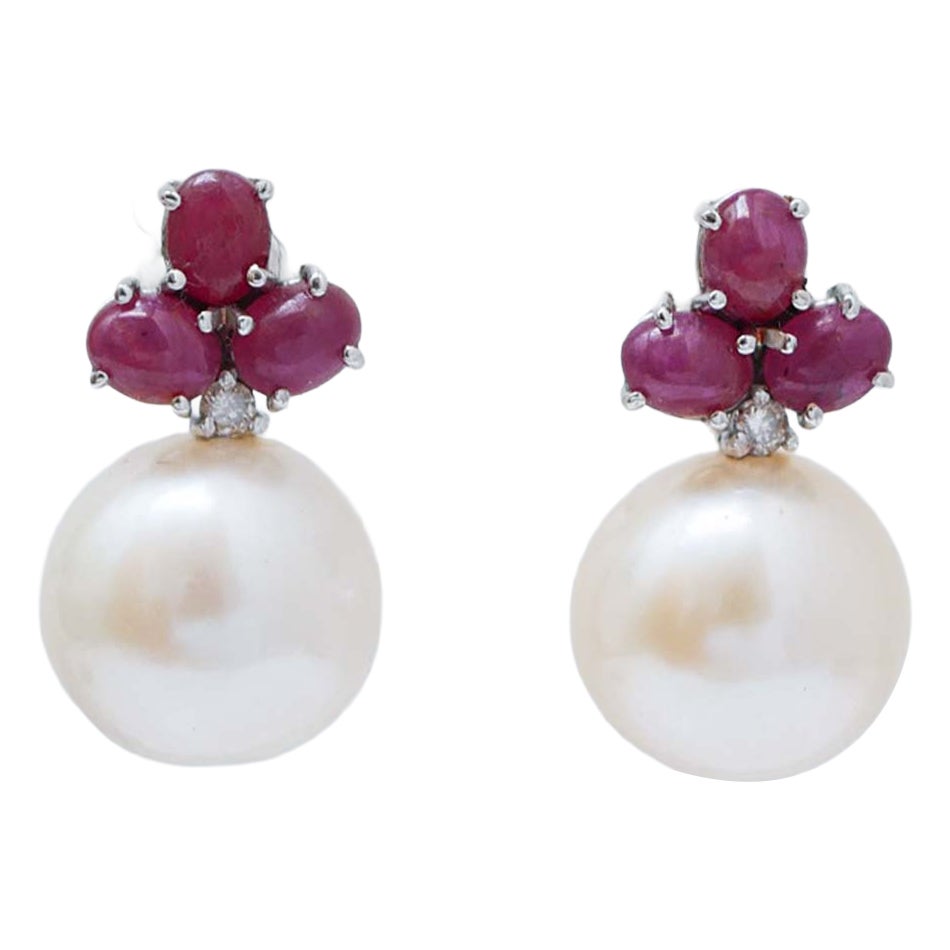 13 Mm Perles, Rubis, Diamants, Boucles d'oreilles en or blanc 14 Kt.